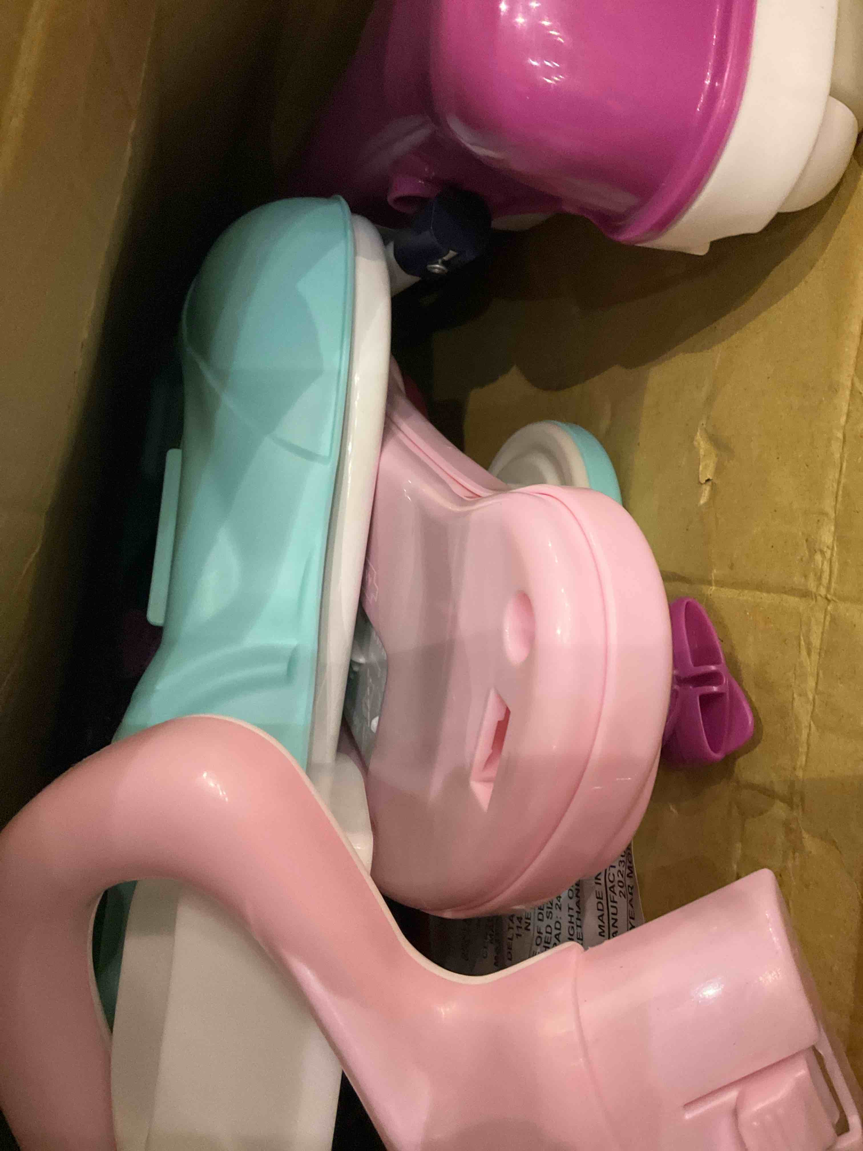 https://s3.amazonaws.com/lotting-images-prod/BargainHunt/EXS01303274_1709900930121.jpeg