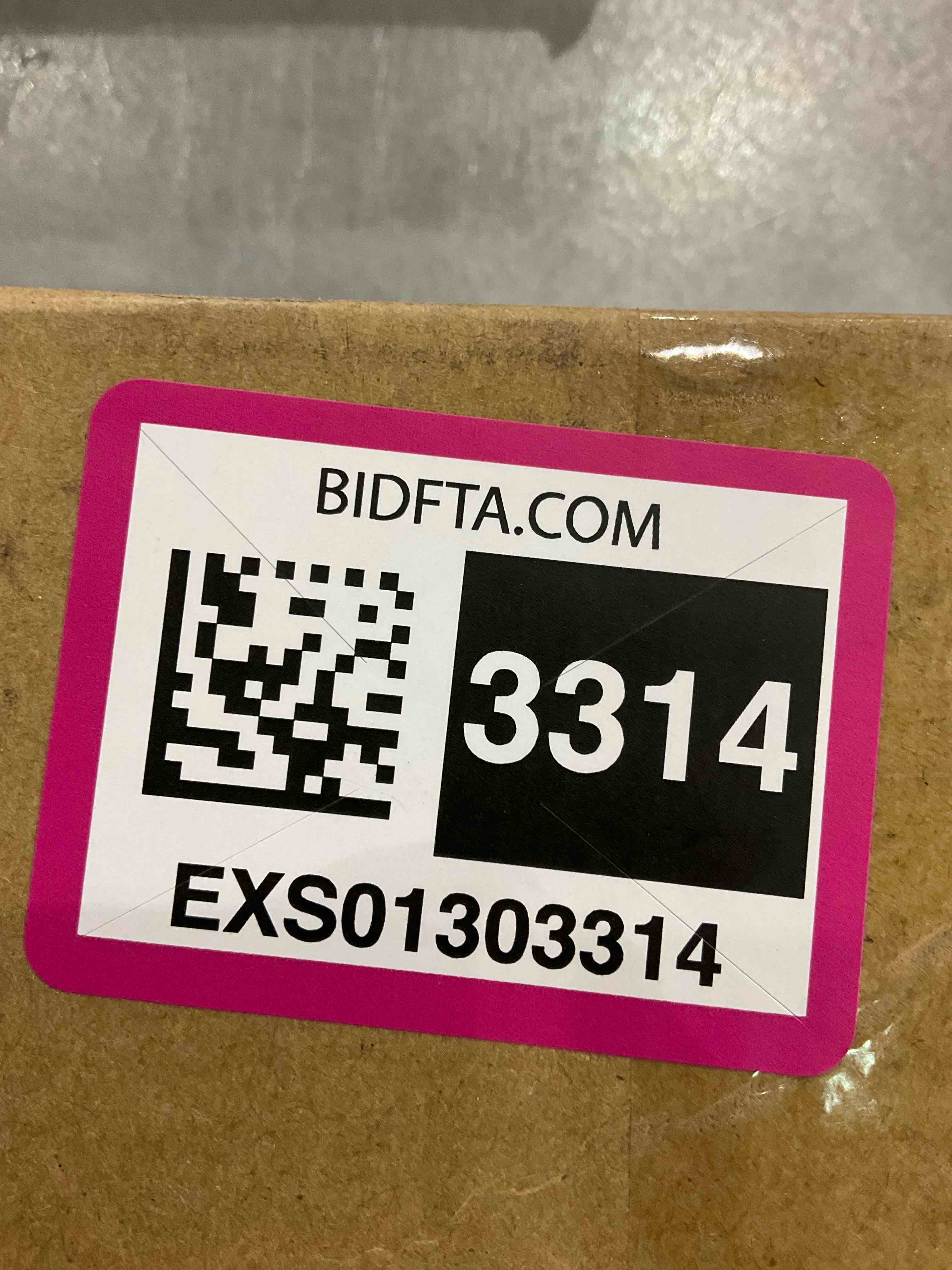 https://s3.amazonaws.com/lotting-images-prod/BargainHunt/EXS01303314_1709912806131.jpeg