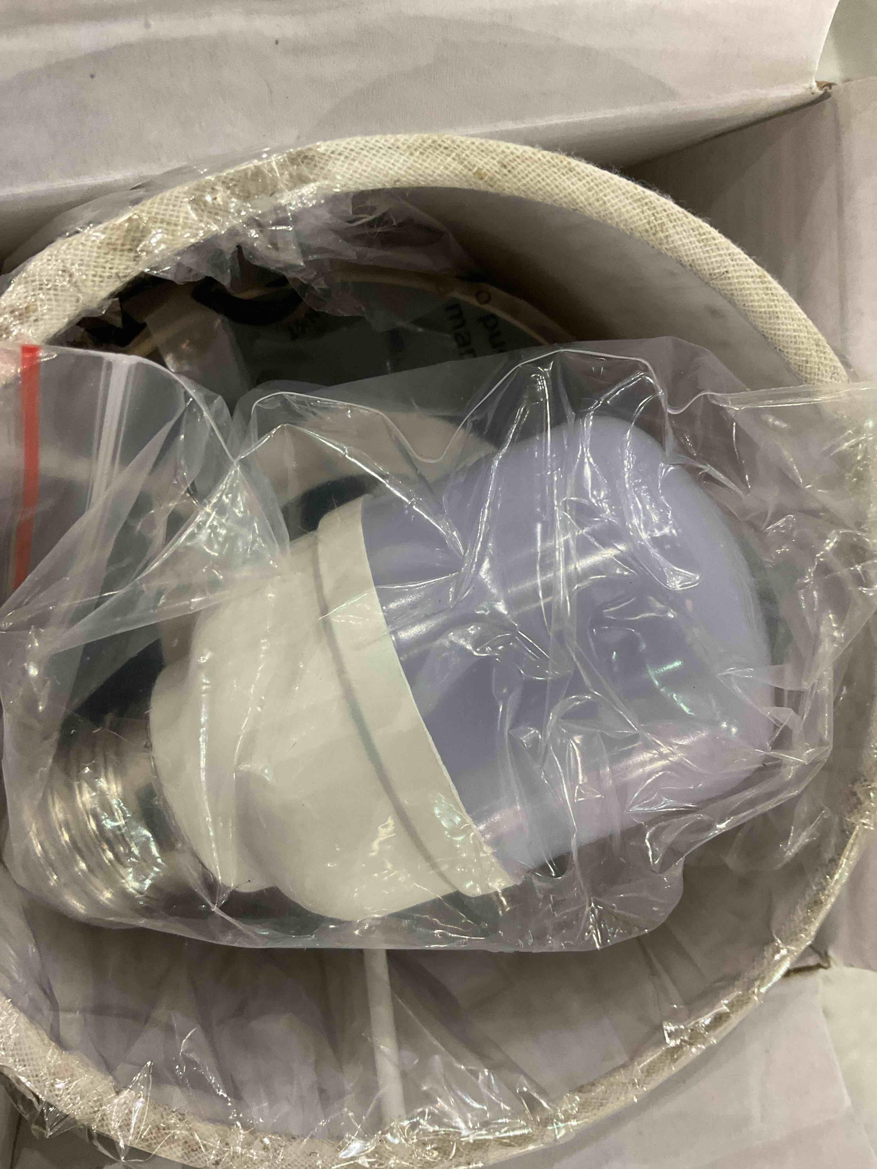 https://s3.amazonaws.com/lotting-images-prod/BargainHunt/EXS01303338_1709920716889.jpeg