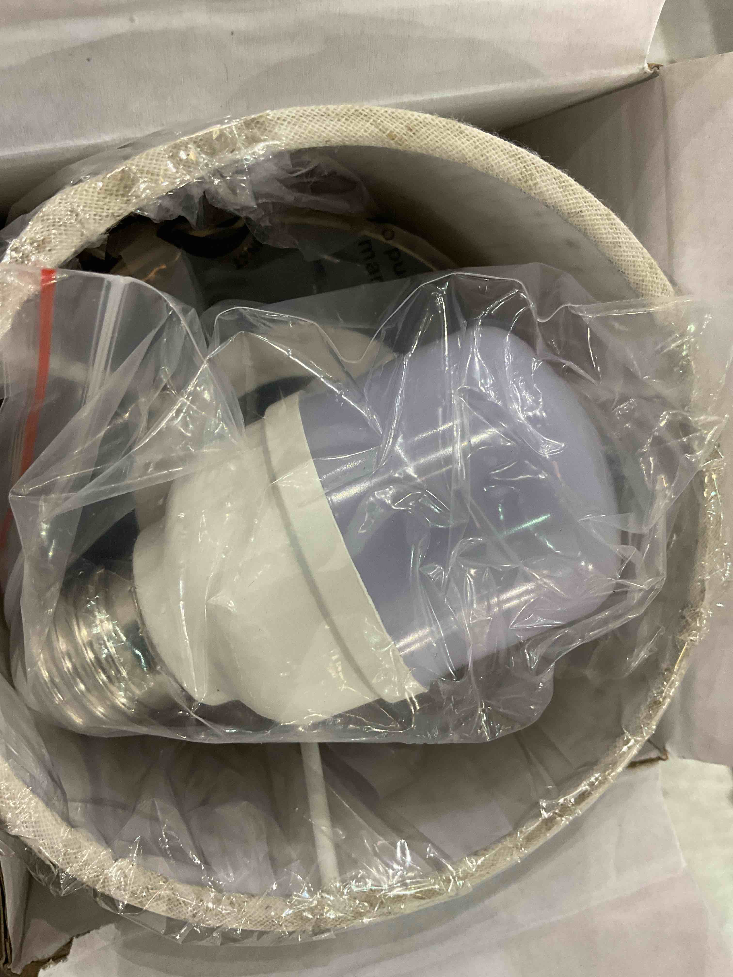 https://s3.amazonaws.com/lotting-images-prod/BargainHunt/EXS01303338_1709920718363.jpeg