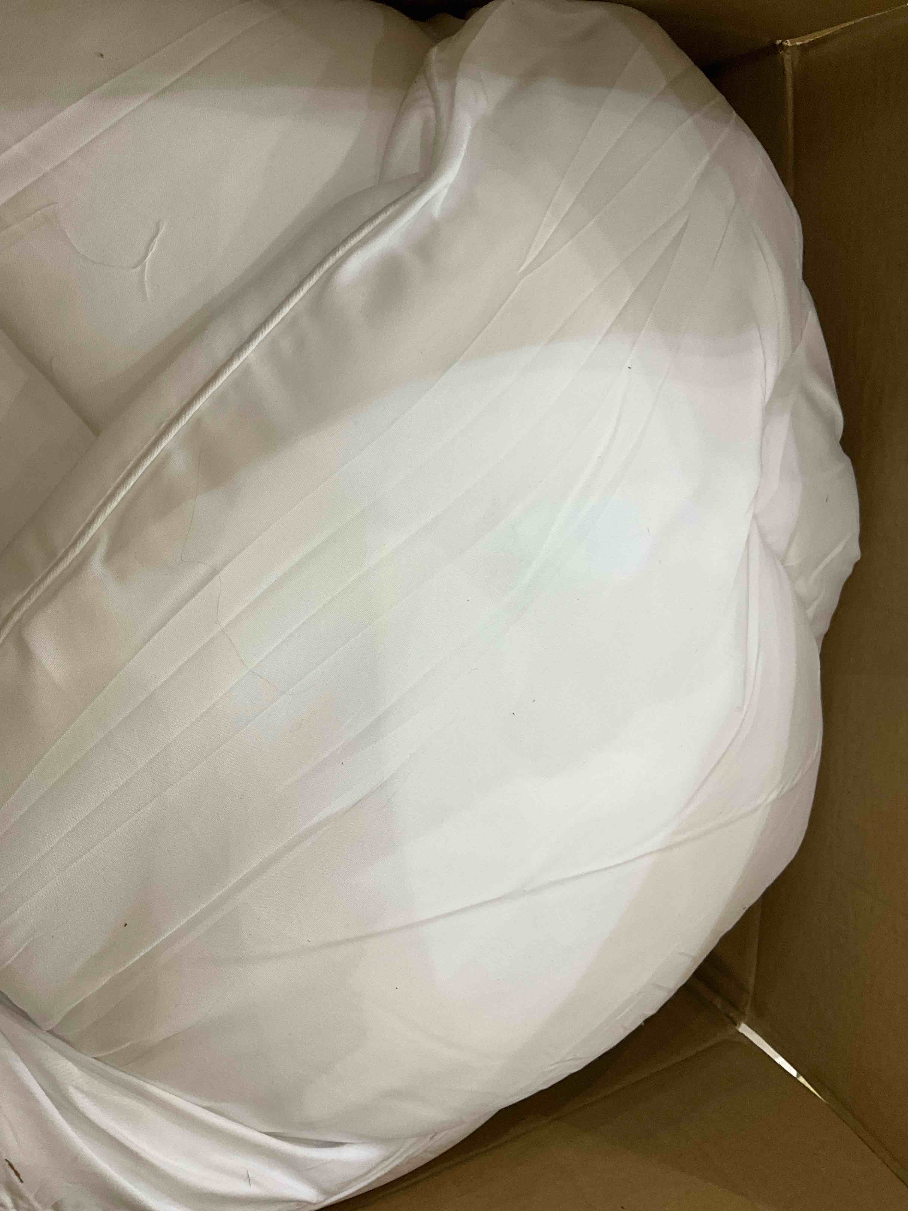 https://s3.amazonaws.com/lotting-images-prod/BargainHunt/EXS01303350_1709927611540.jpeg