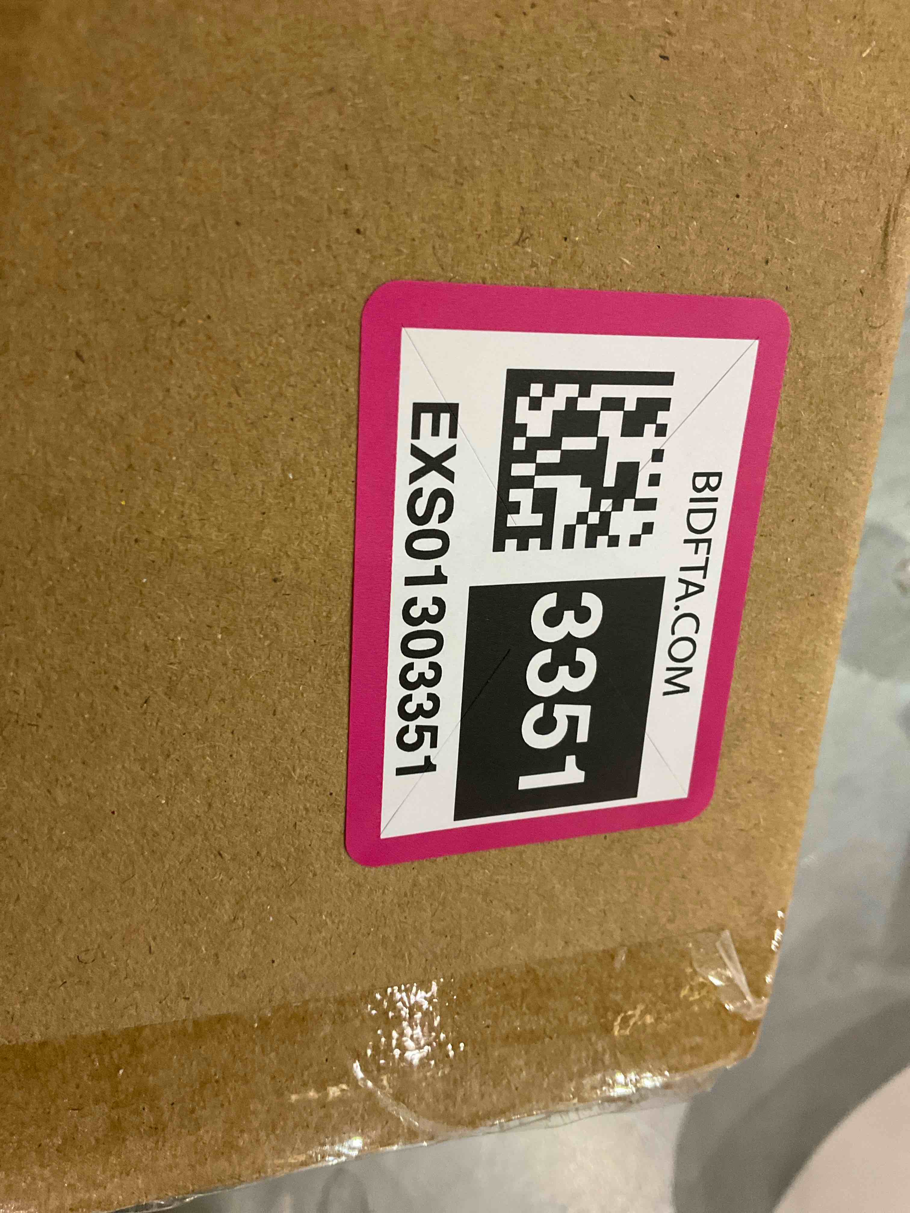https://s3.amazonaws.com/lotting-images-prod/BargainHunt/EXS01303351_1709927866914.jpeg