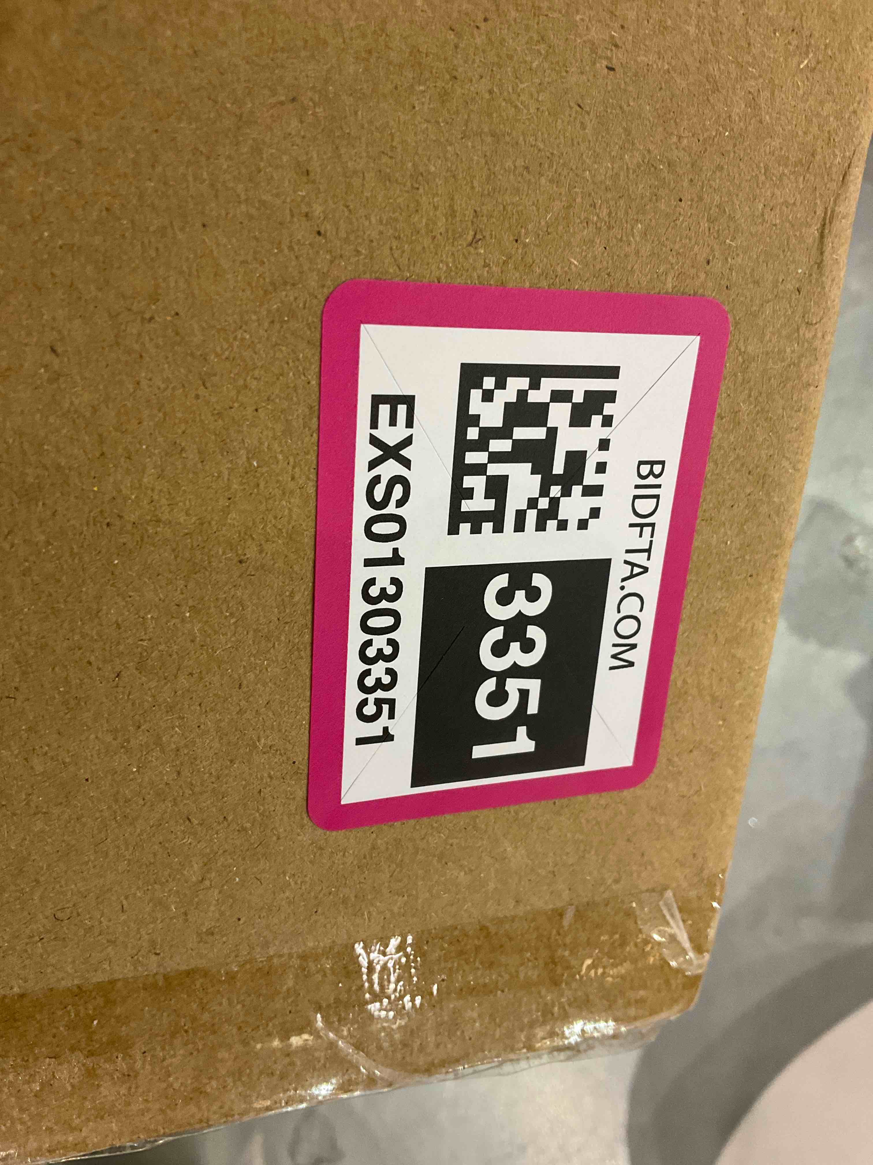 https://s3.amazonaws.com/lotting-images-prod/BargainHunt/EXS01303351_1709927867962.jpeg