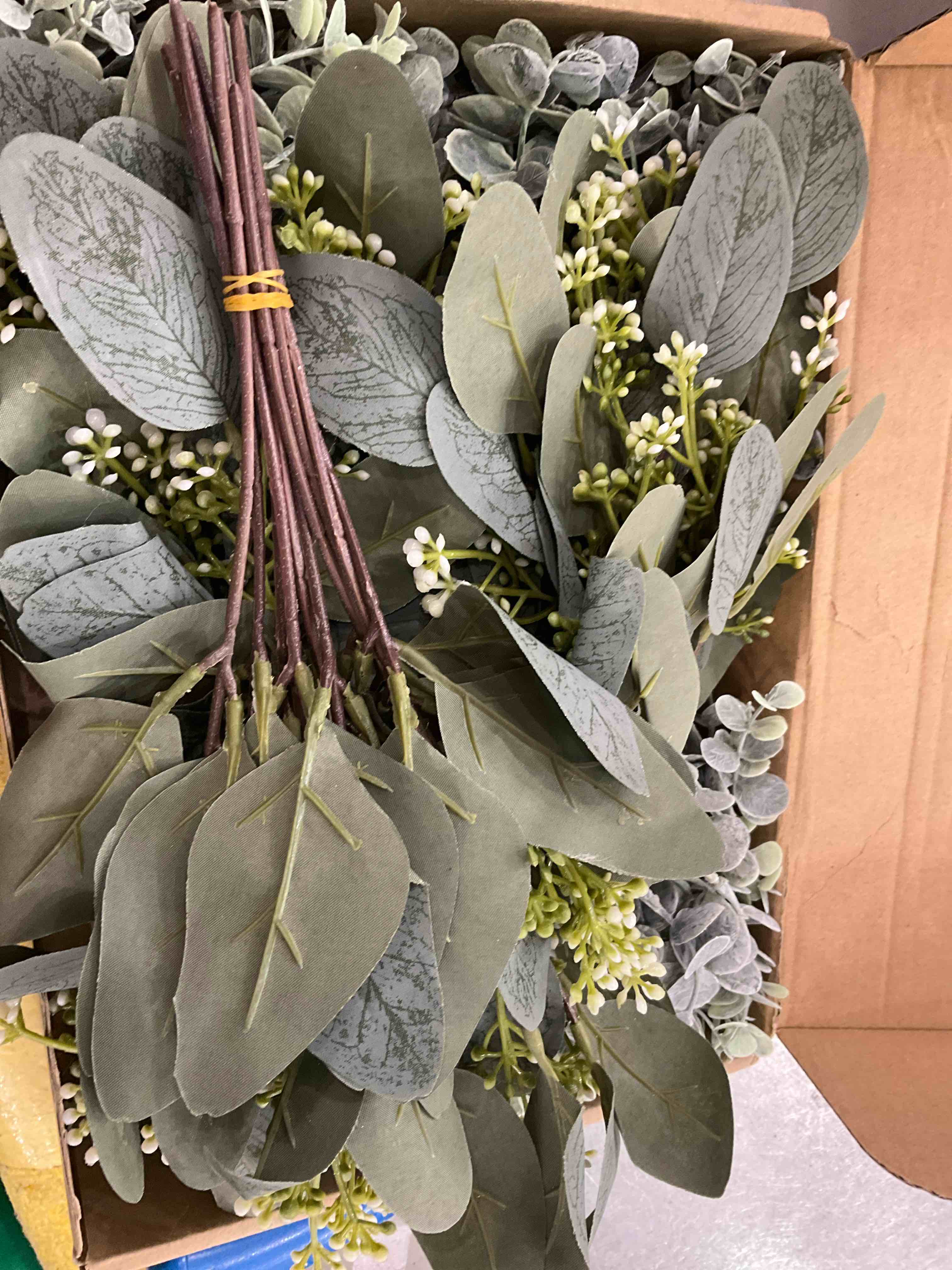 https://s3.amazonaws.com/lotting-images-prod/BargainHunt/EXS01303439_1710176851609.jpeg