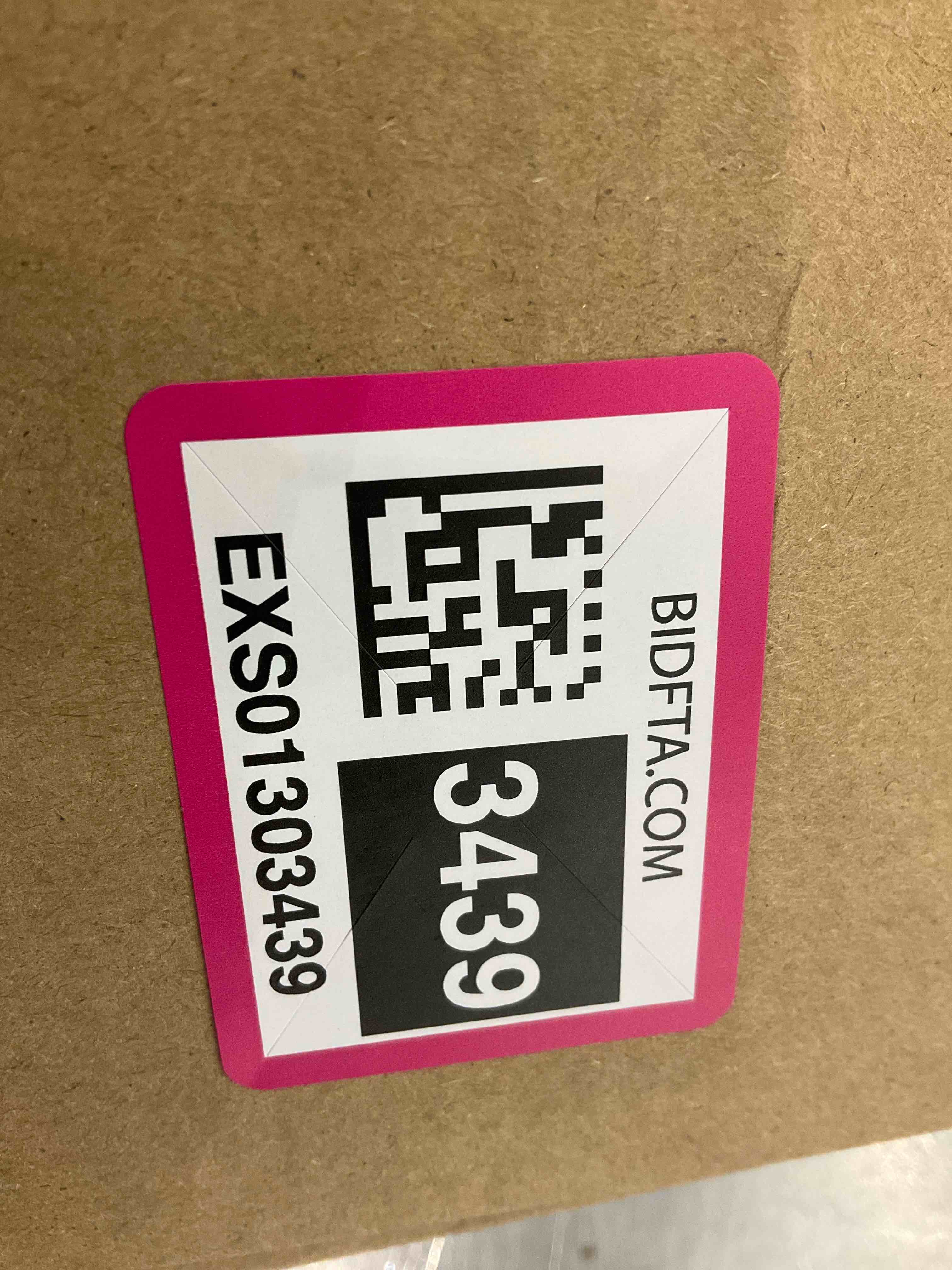 https://s3.amazonaws.com/lotting-images-prod/BargainHunt/EXS01303439_1710176952582.jpeg
