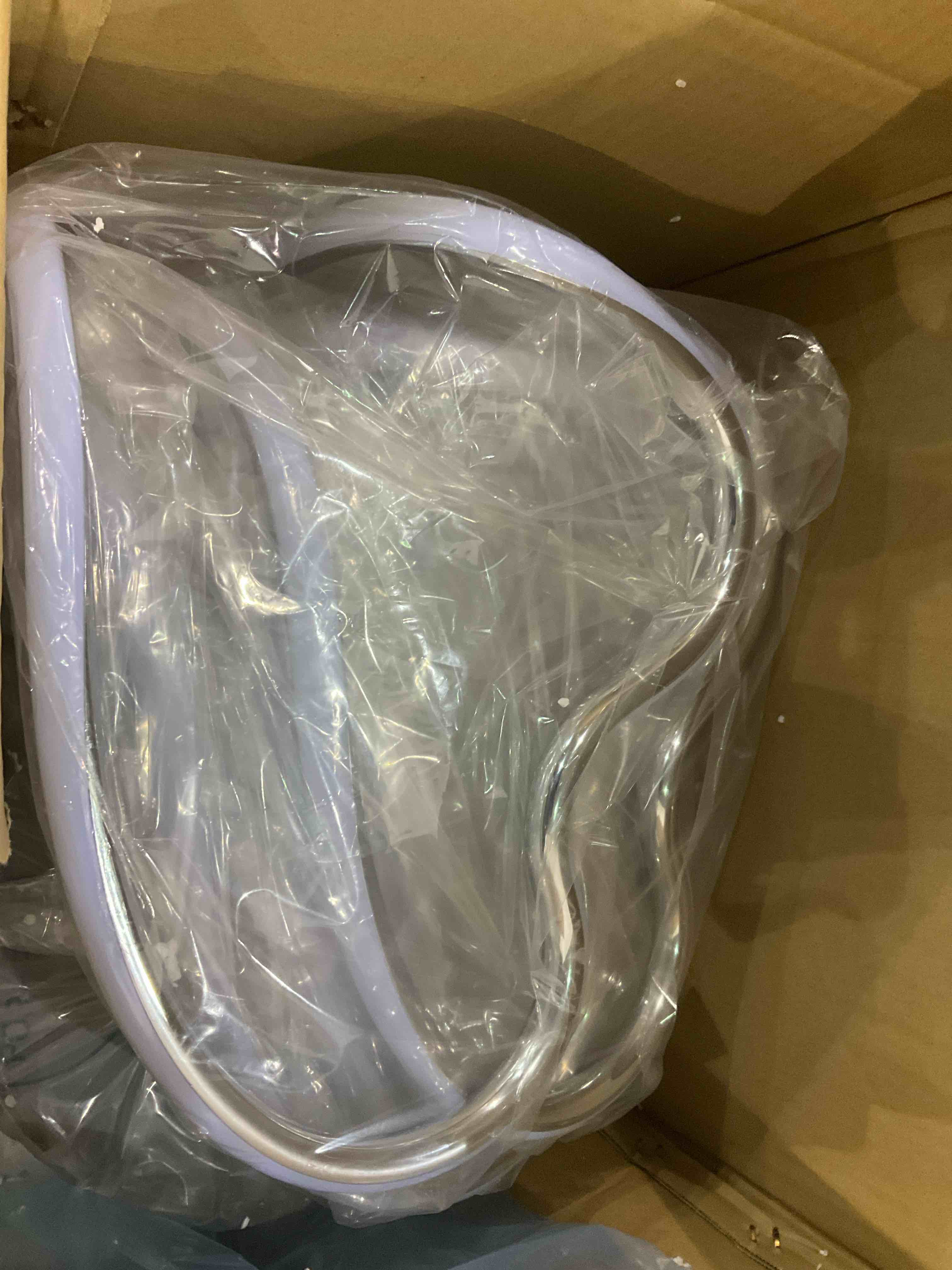 https://s3.amazonaws.com/lotting-images-prod/BargainHunt/EXS01303486_1710244556721.jpeg
