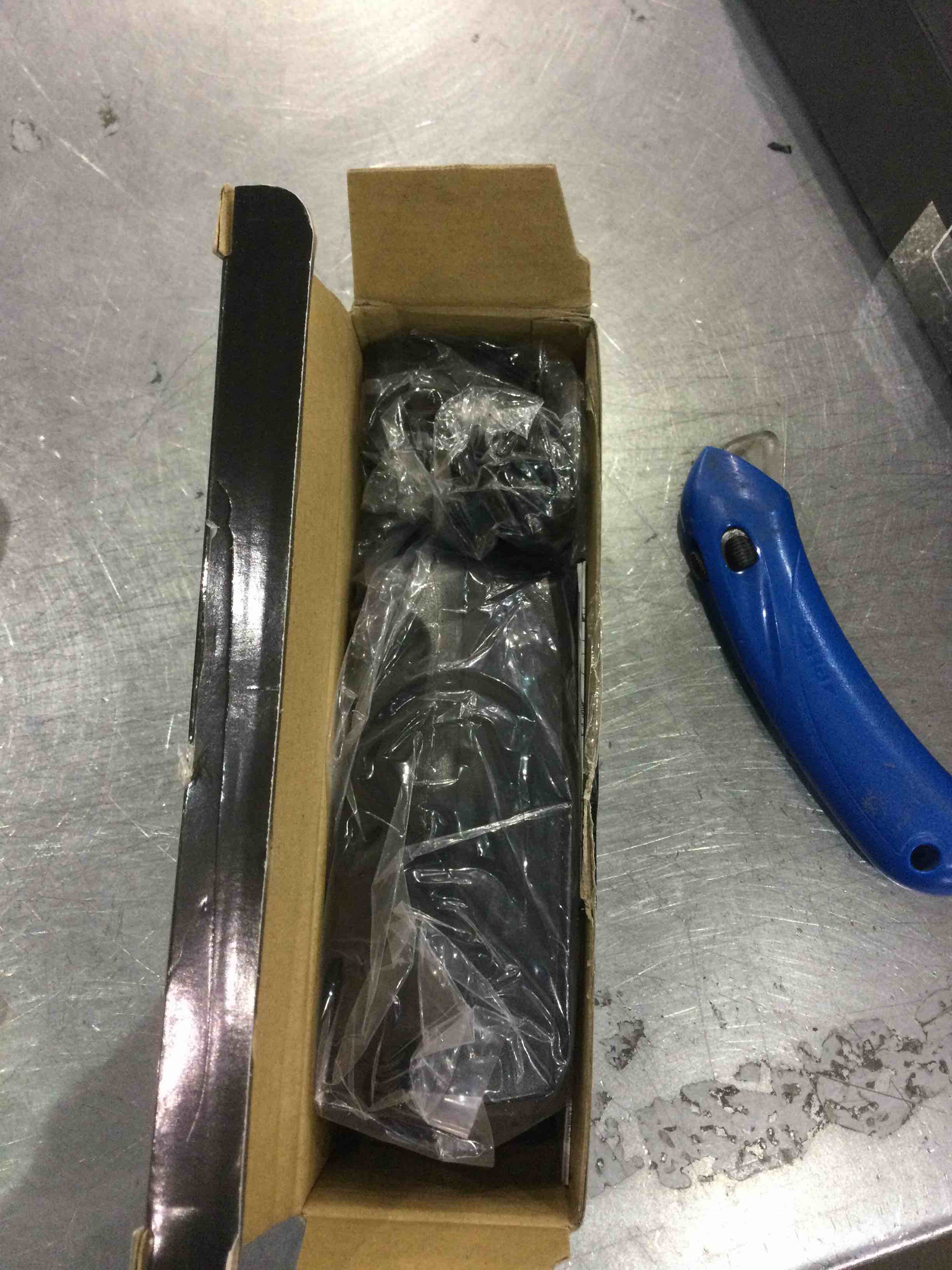 https://s3.amazonaws.com/lotting-images-prod/BargainHunt/EXS01303512_1710157672584.jpeg