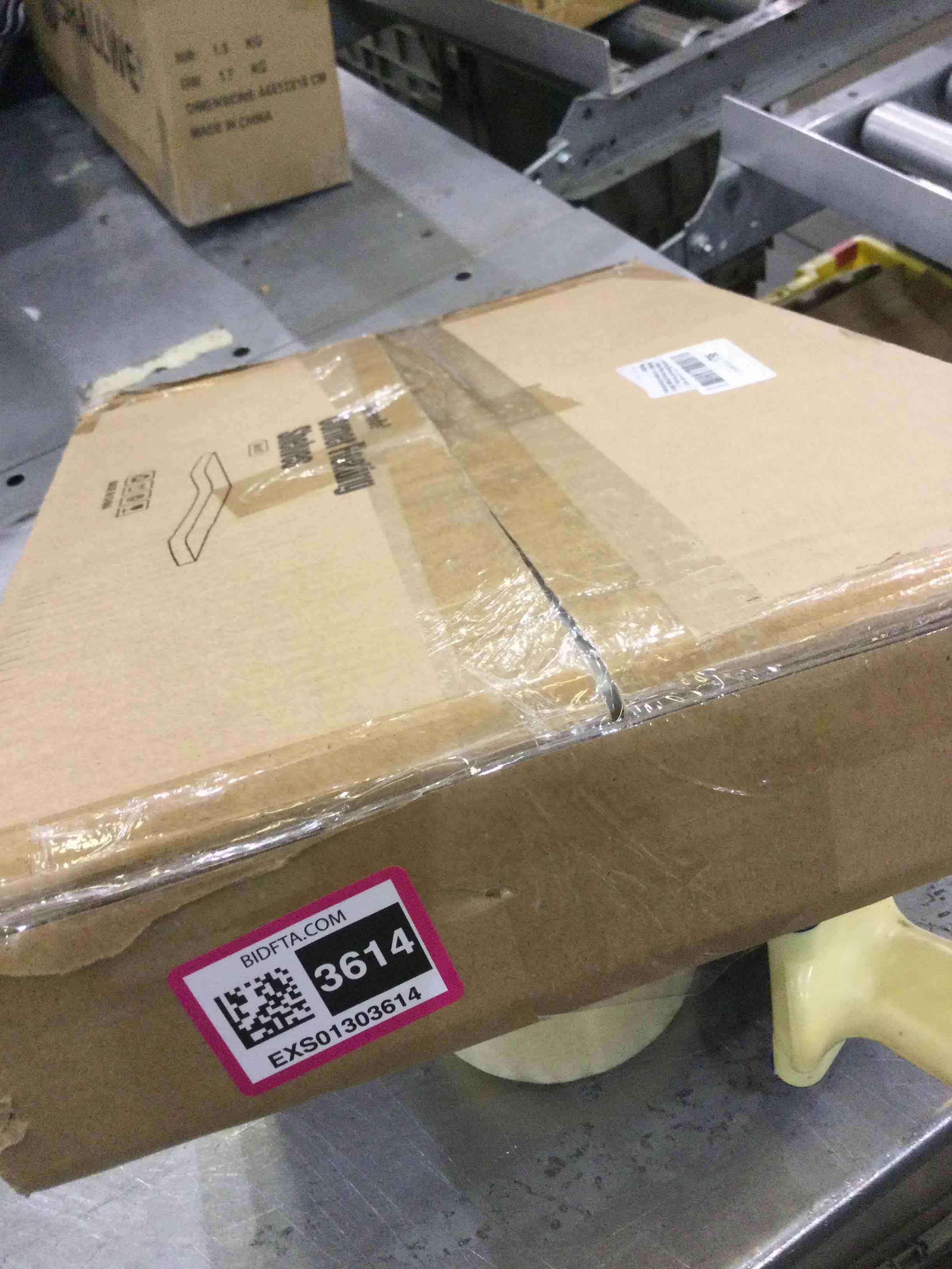 https://s3.amazonaws.com/lotting-images-prod/BargainHunt/EXS01303614_1710168141592.jpeg