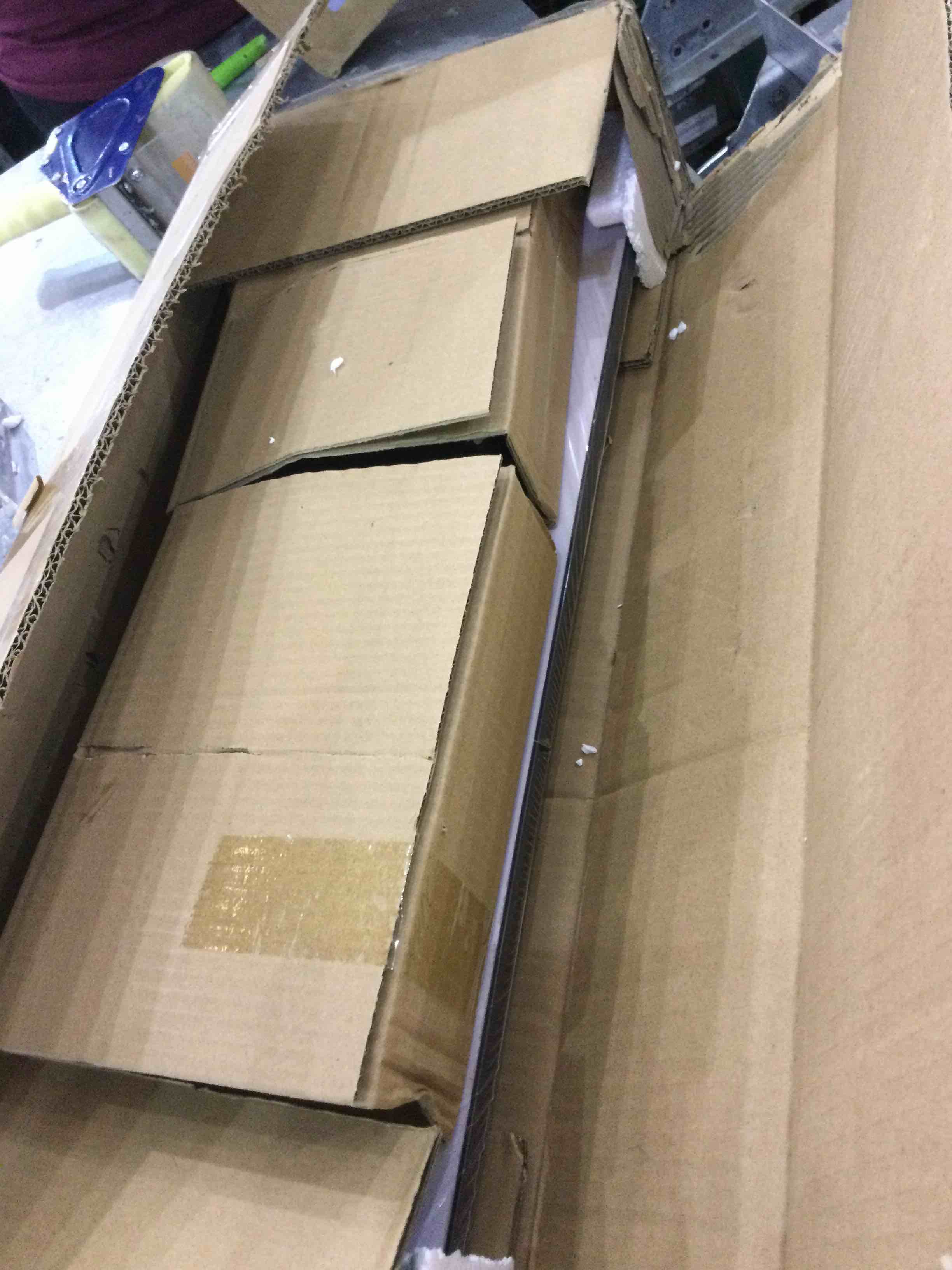https://s3.amazonaws.com/lotting-images-prod/BargainHunt/EXS01303783_1710342008101.jpeg