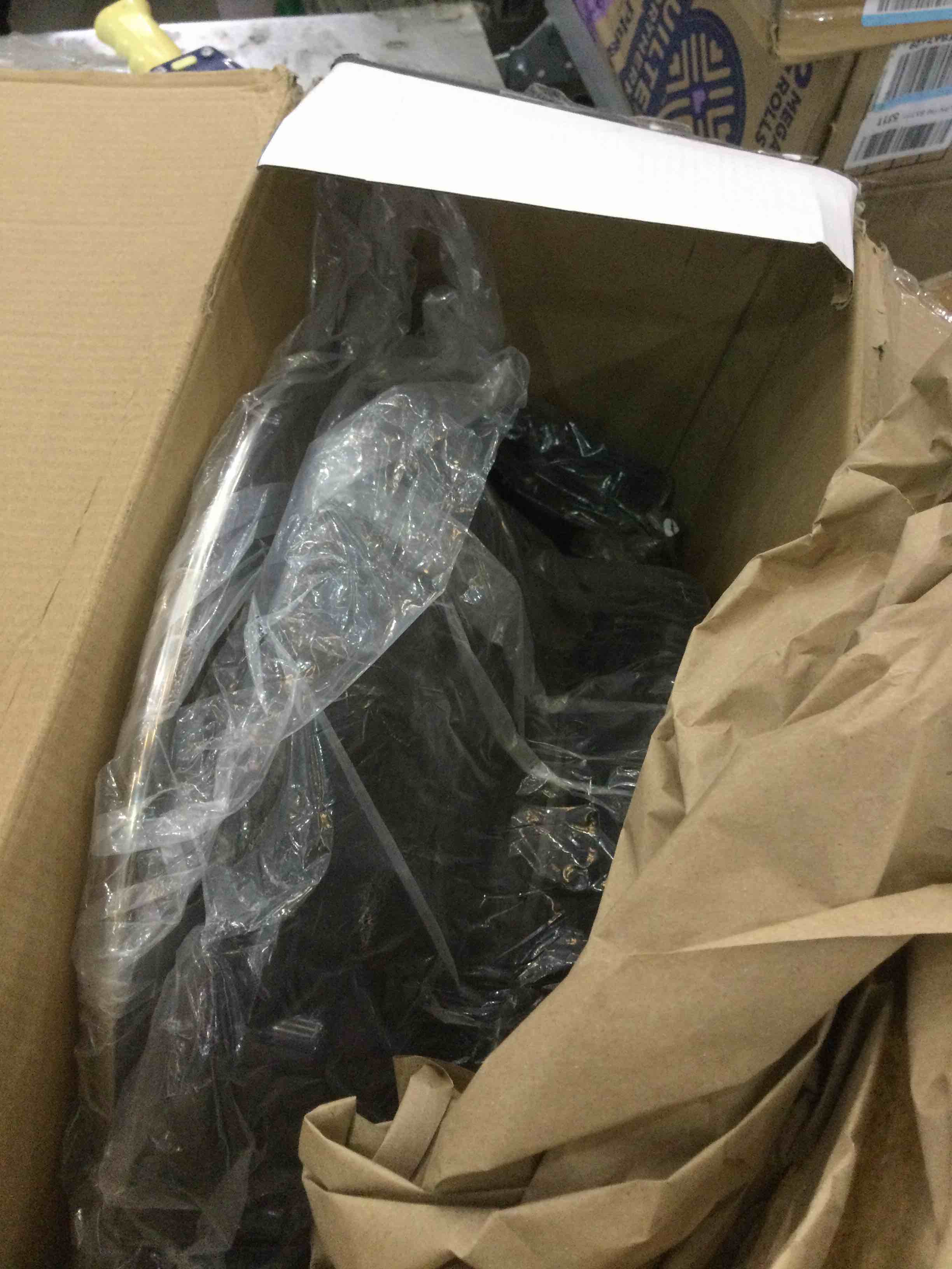 https://s3.amazonaws.com/lotting-images-prod/BargainHunt/EXS01303798_1710343282649.jpeg