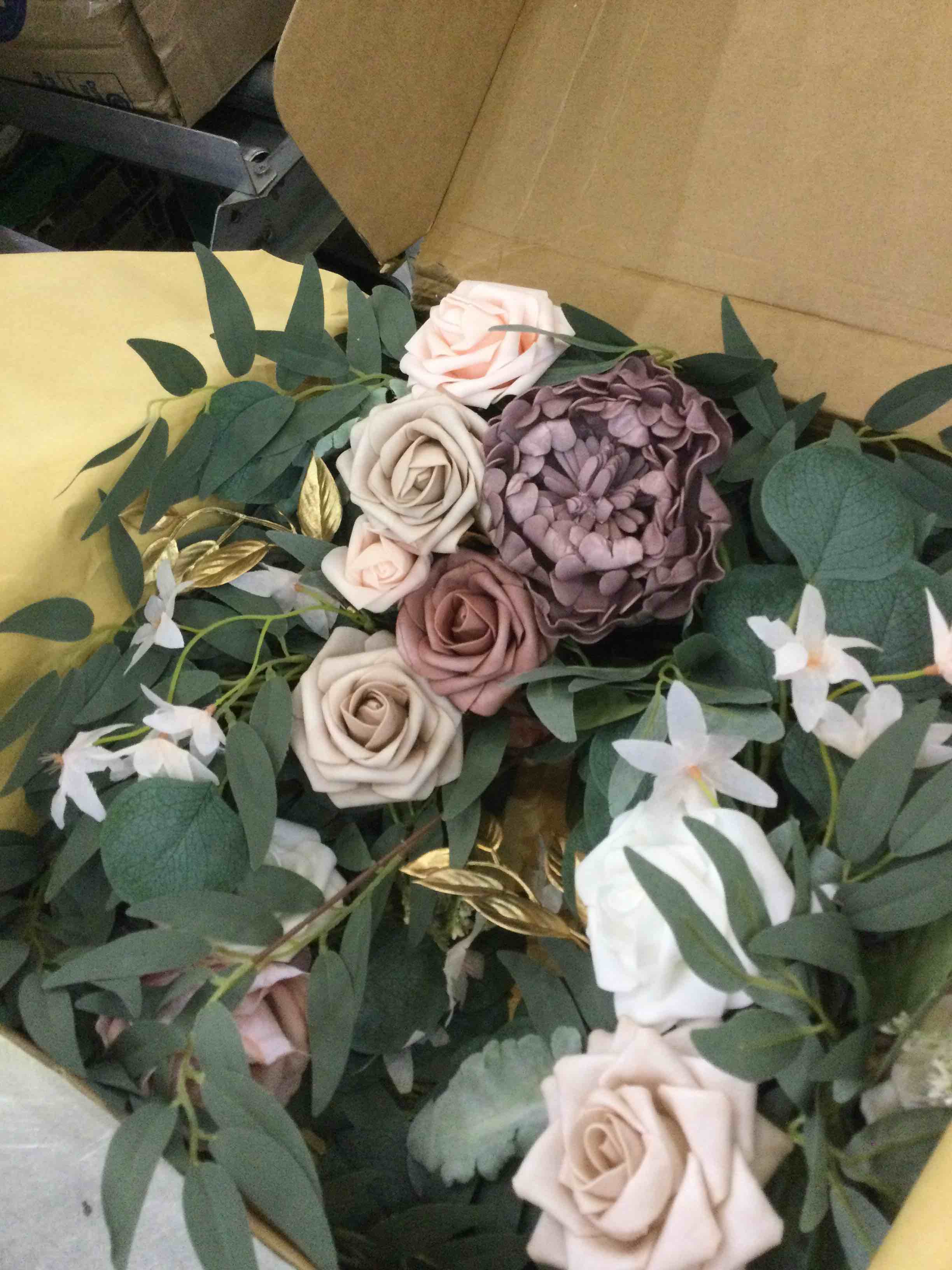 https://s3.amazonaws.com/lotting-images-prod/BargainHunt/EXS01303801_1710343517497.jpeg