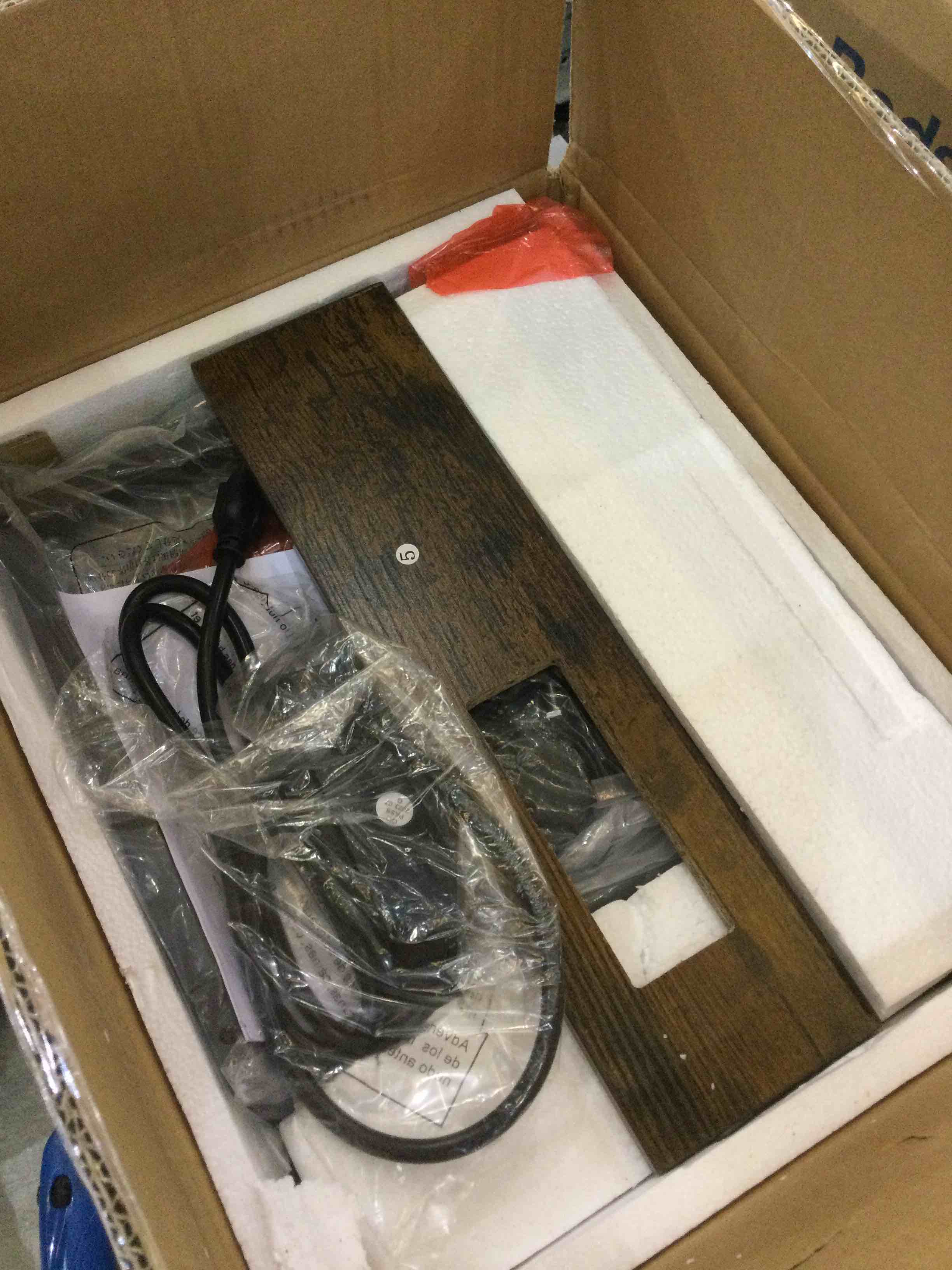 https://s3.amazonaws.com/lotting-images-prod/BargainHunt/EXS01303802_1710343577689.jpeg