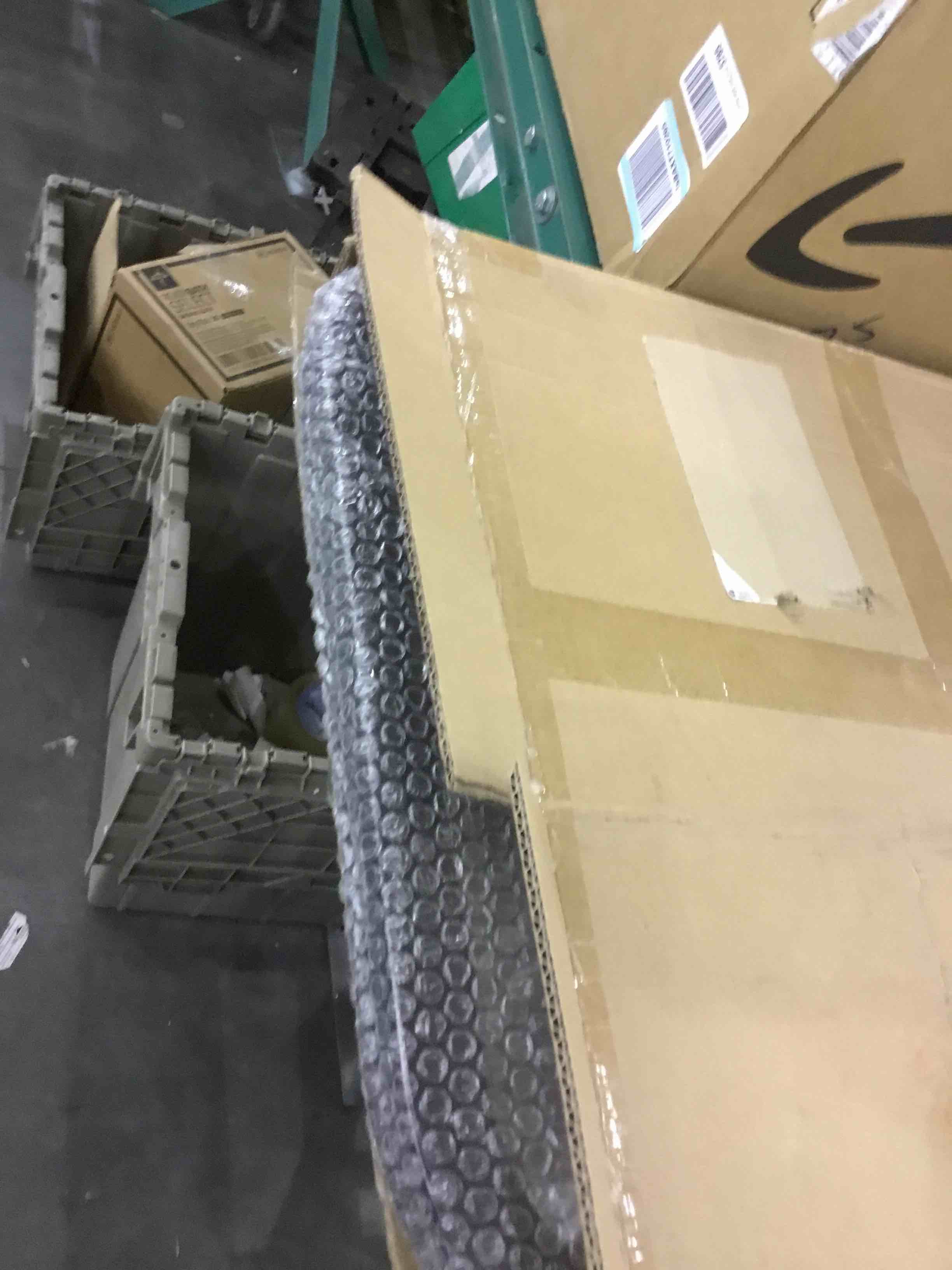 https://s3.amazonaws.com/lotting-images-prod/BargainHunt/EXS01304059_1710935286213.jpeg