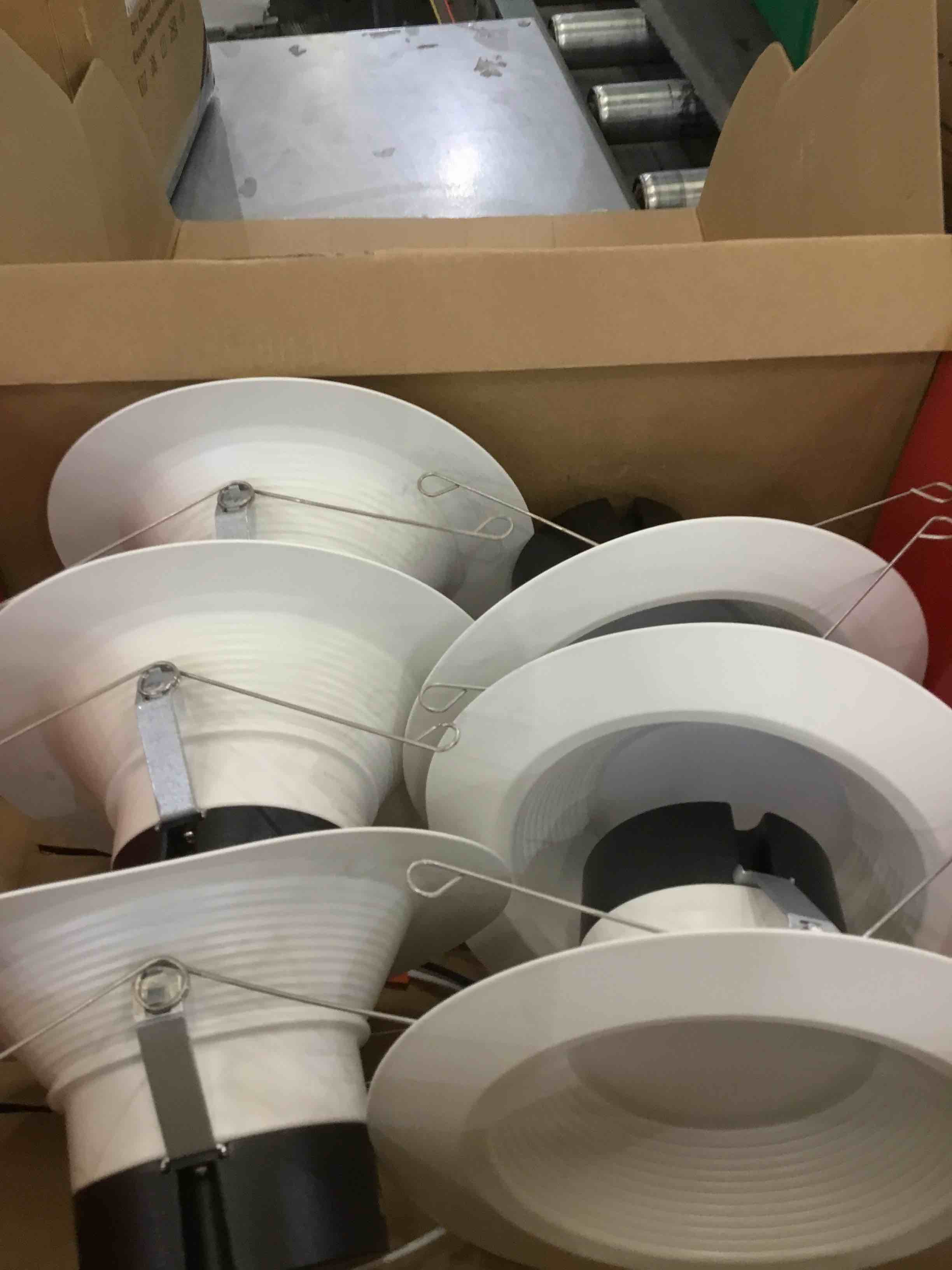 https://s3.amazonaws.com/lotting-images-prod/BargainHunt/EXS01304217_1710956649036.jpeg