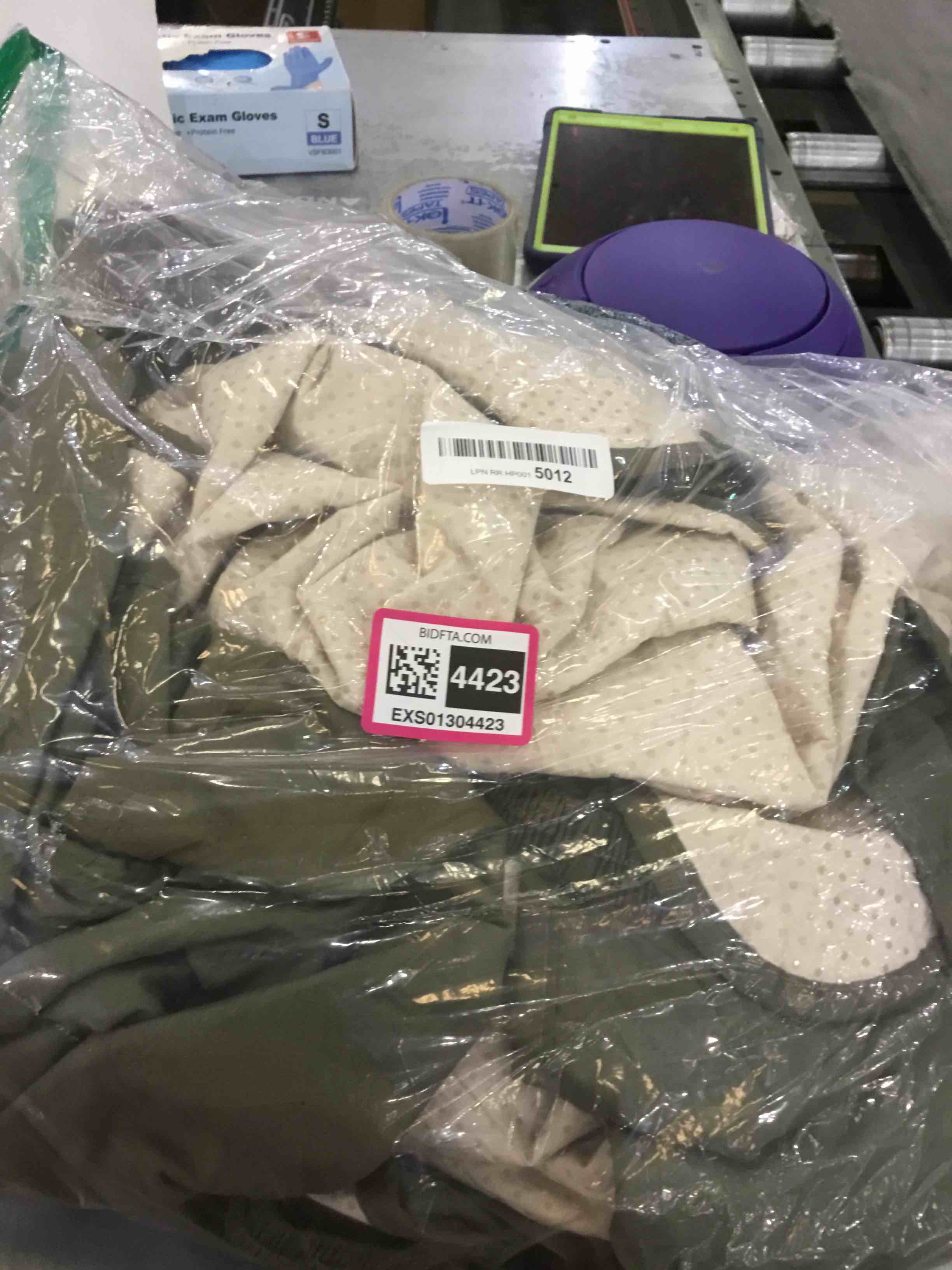 https://s3.amazonaws.com/lotting-images-prod/BargainHunt/EXS01304423_1711042790637.jpeg