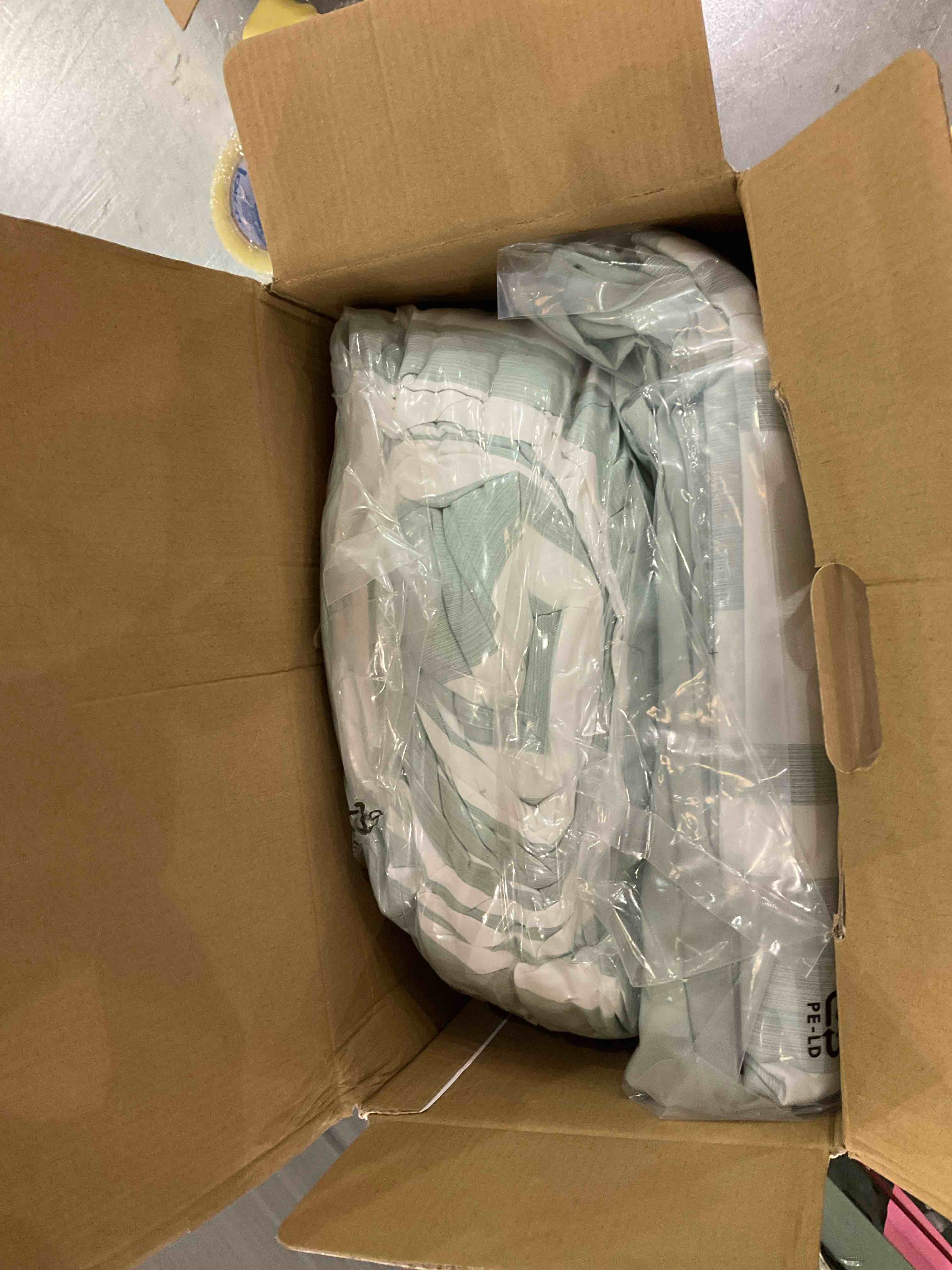 https://s3.amazonaws.com/lotting-images-prod/BargainHunt/EXS01304729_1709743785658.jpeg