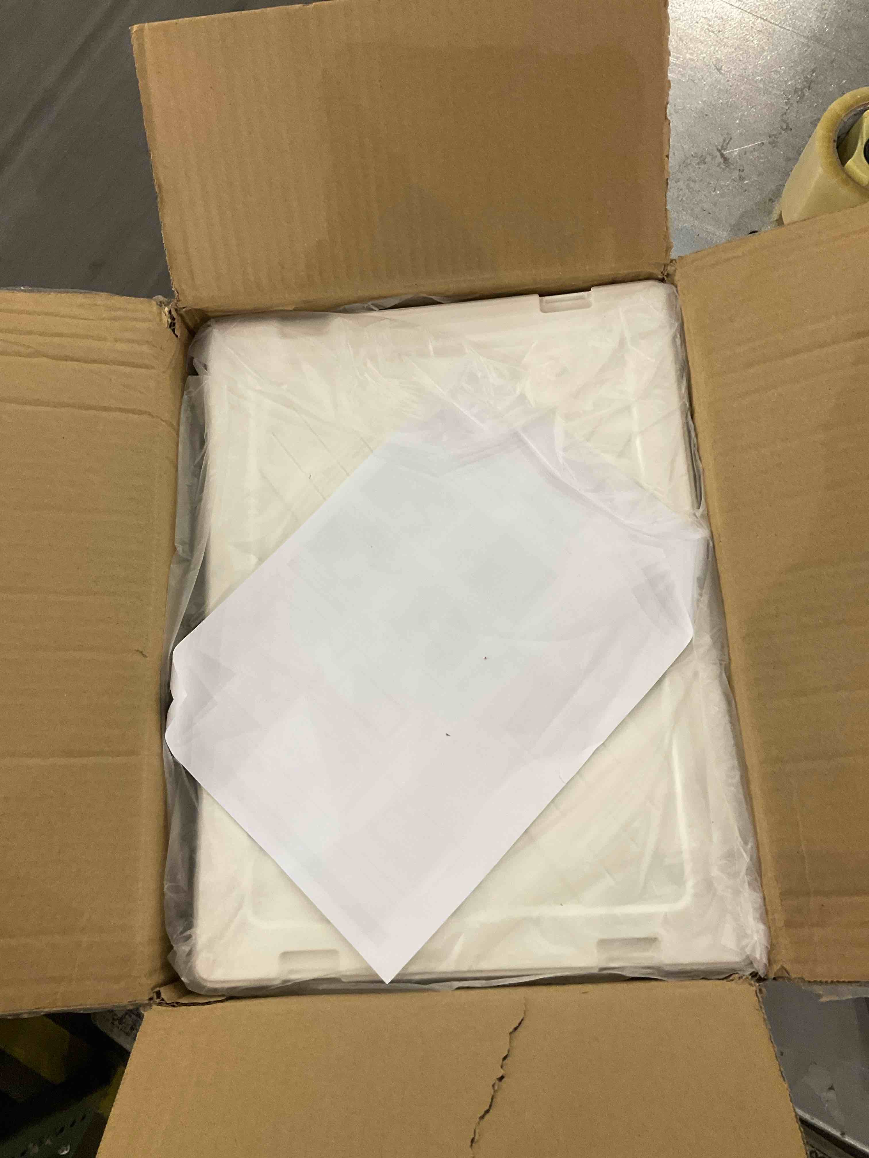 https://s3.amazonaws.com/lotting-images-prod/BargainHunt/EXS01304793_1709815065478.jpeg