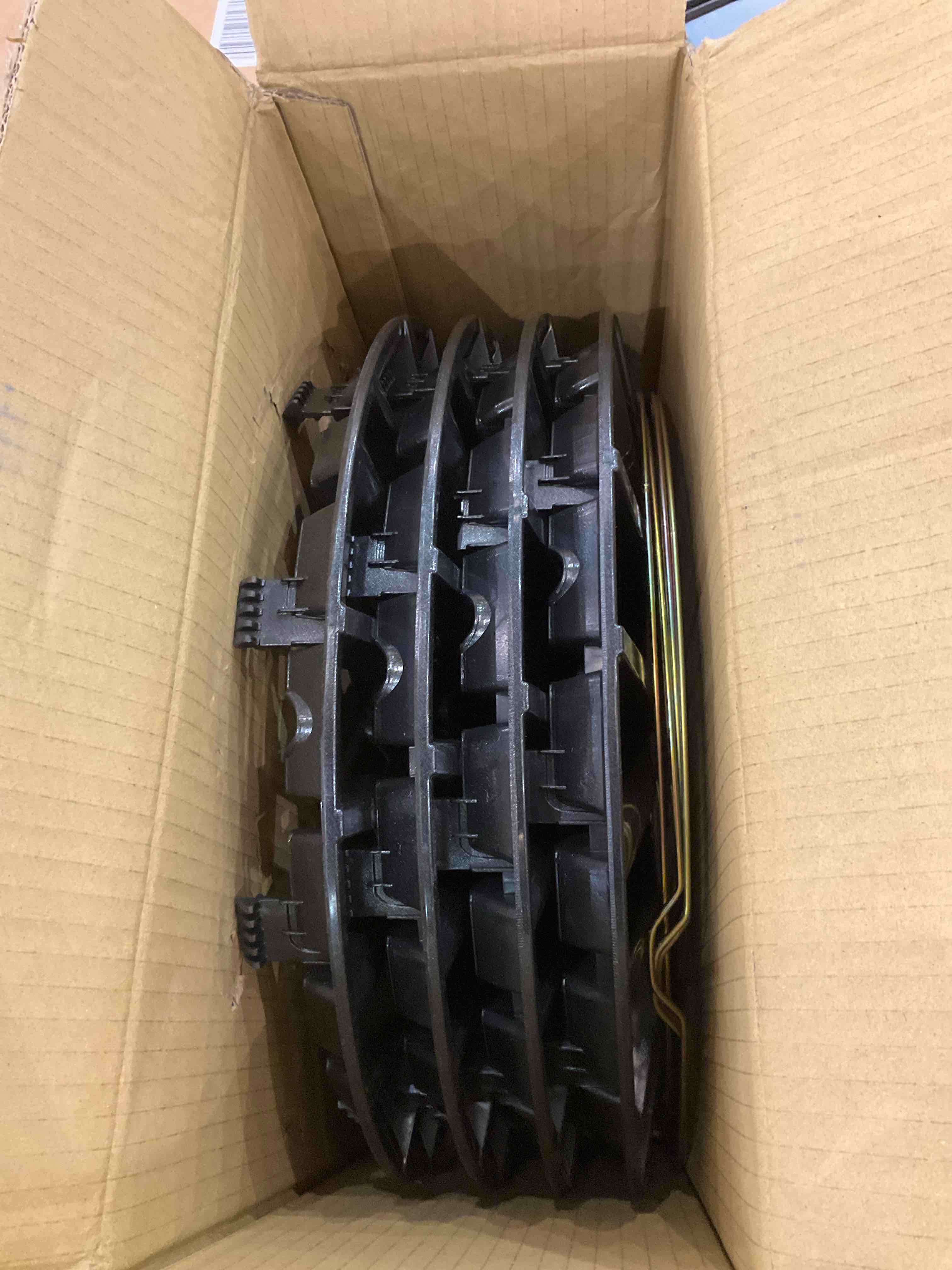https://s3.amazonaws.com/lotting-images-prod/BargainHunt/EXS01304795_1709822340975.jpeg
