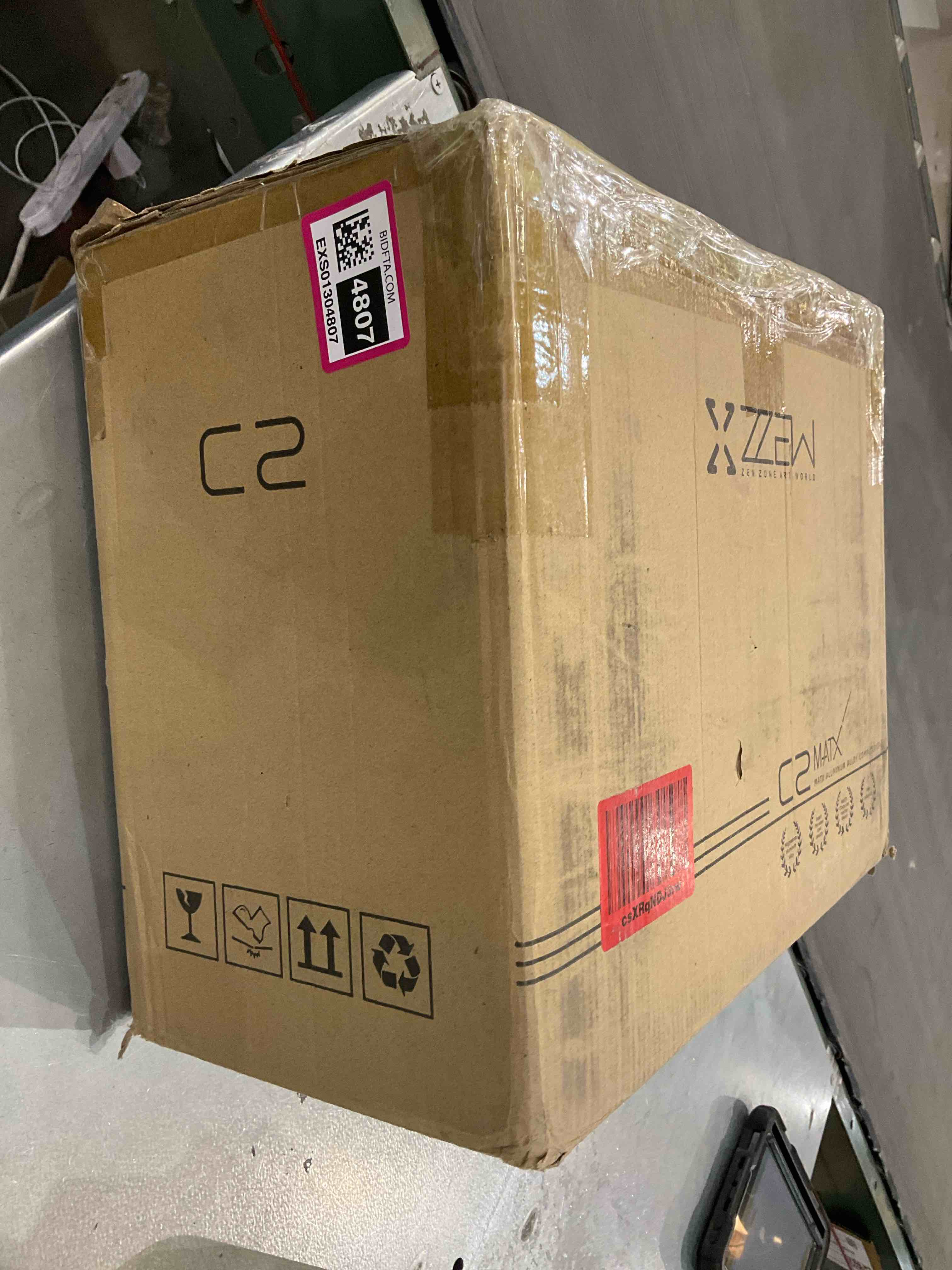 https://s3.amazonaws.com/lotting-images-prod/BargainHunt/EXS01304807_1709823650106.jpeg