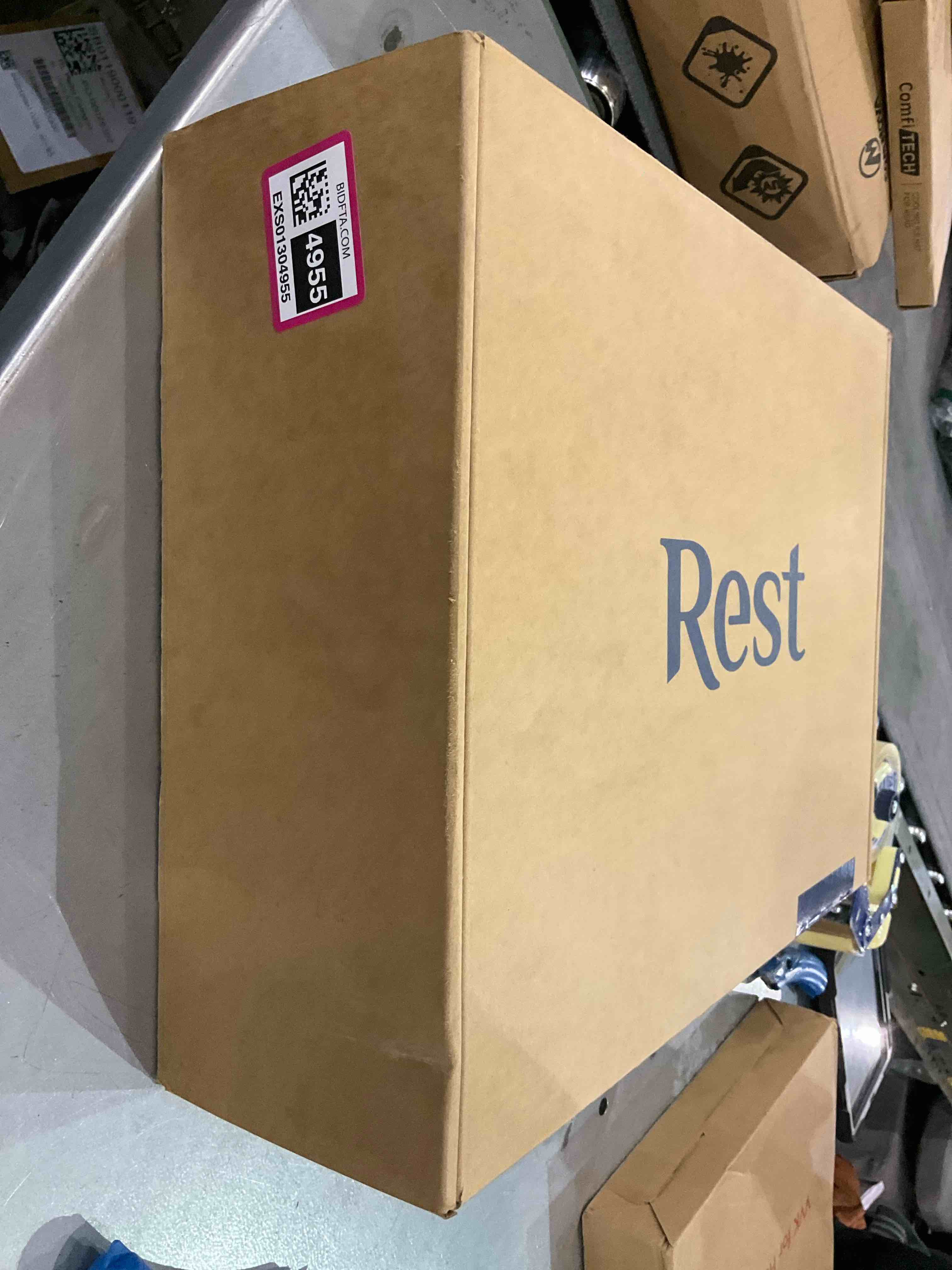 https://s3.amazonaws.com/lotting-images-prod/BargainHunt/EXS01304955_1709910948700.jpeg
