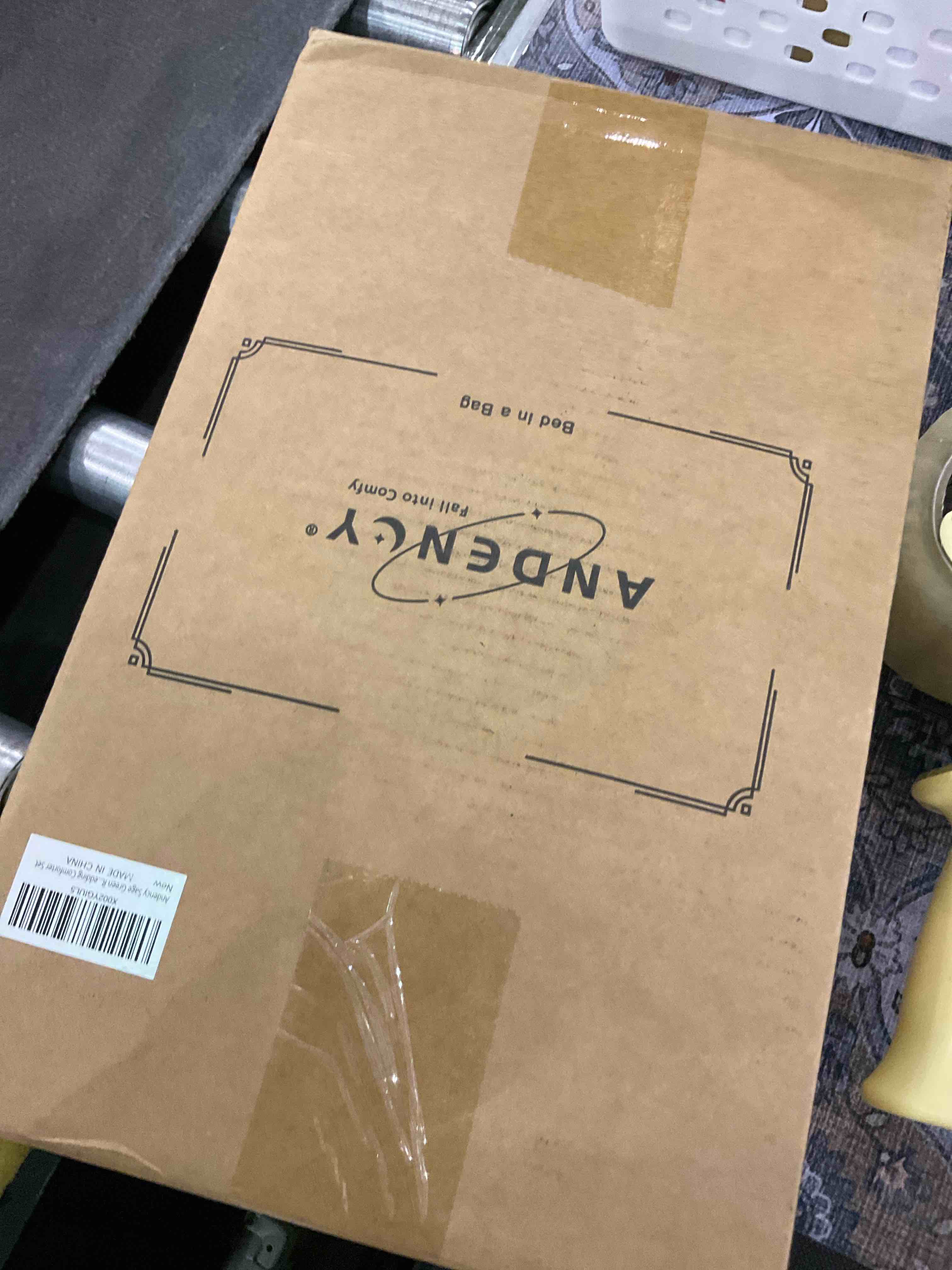 https://s3.amazonaws.com/lotting-images-prod/BargainHunt/EXS01305021_1709753694987.jpeg