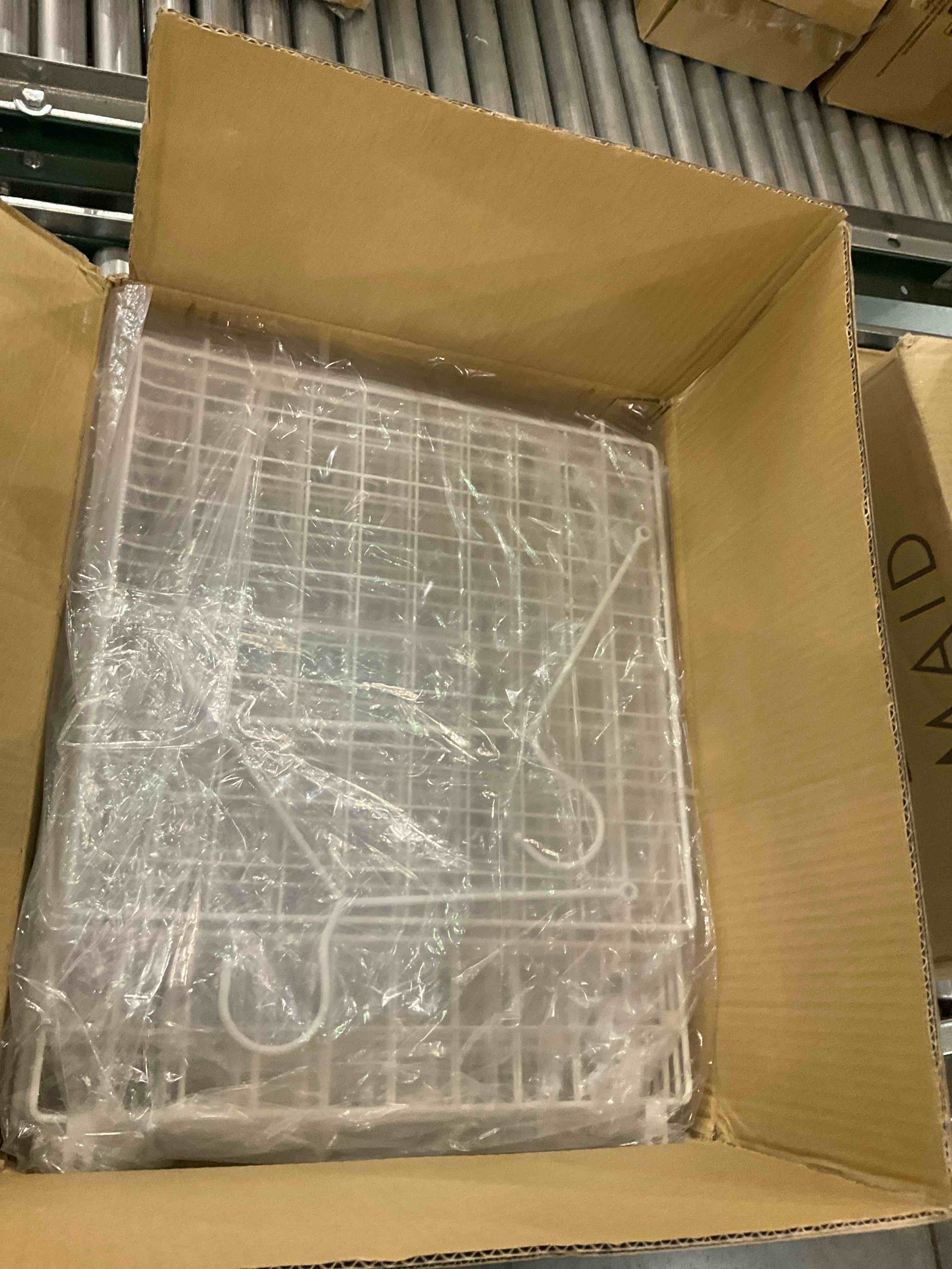 https://s3.amazonaws.com/lotting-images-prod/BargainHunt/EXS01305214_1710156675989.jpeg