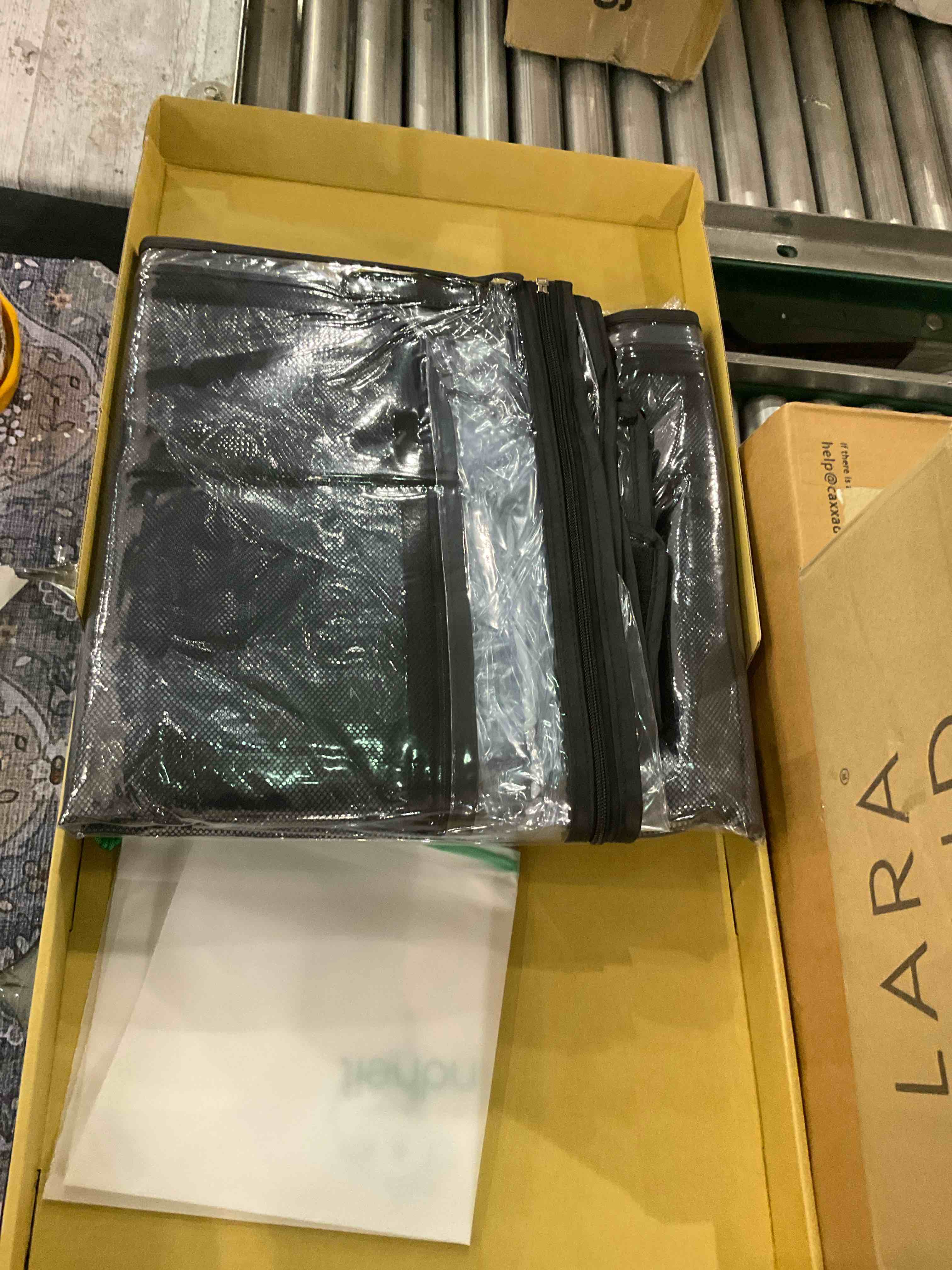 https://s3.amazonaws.com/lotting-images-prod/BargainHunt/EXS01305215_1710156727127.jpeg