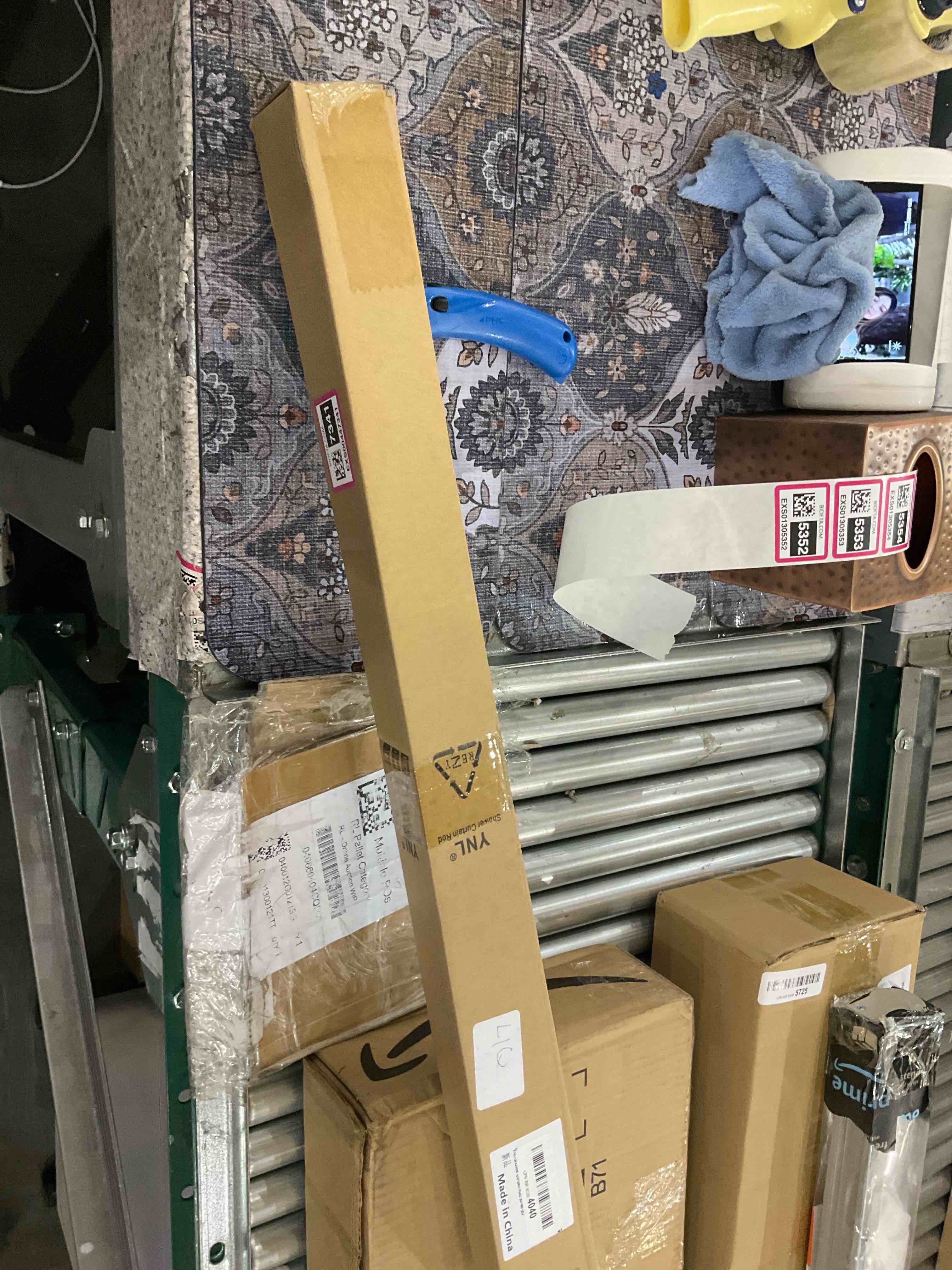https://s3.amazonaws.com/lotting-images-prod/BargainHunt/EXS01305352_1710254142873.jpeg
