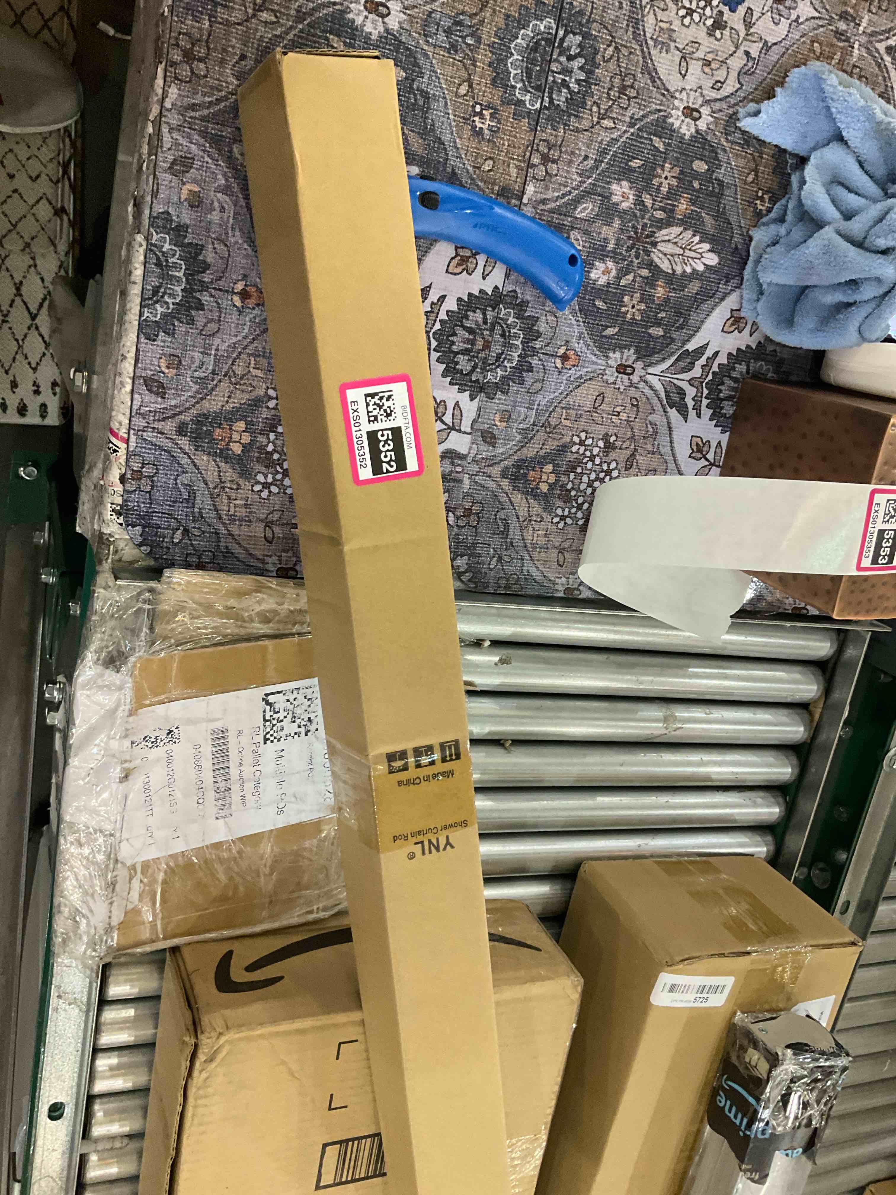 https://s3.amazonaws.com/lotting-images-prod/BargainHunt/EXS01305352_1710254151348.jpeg