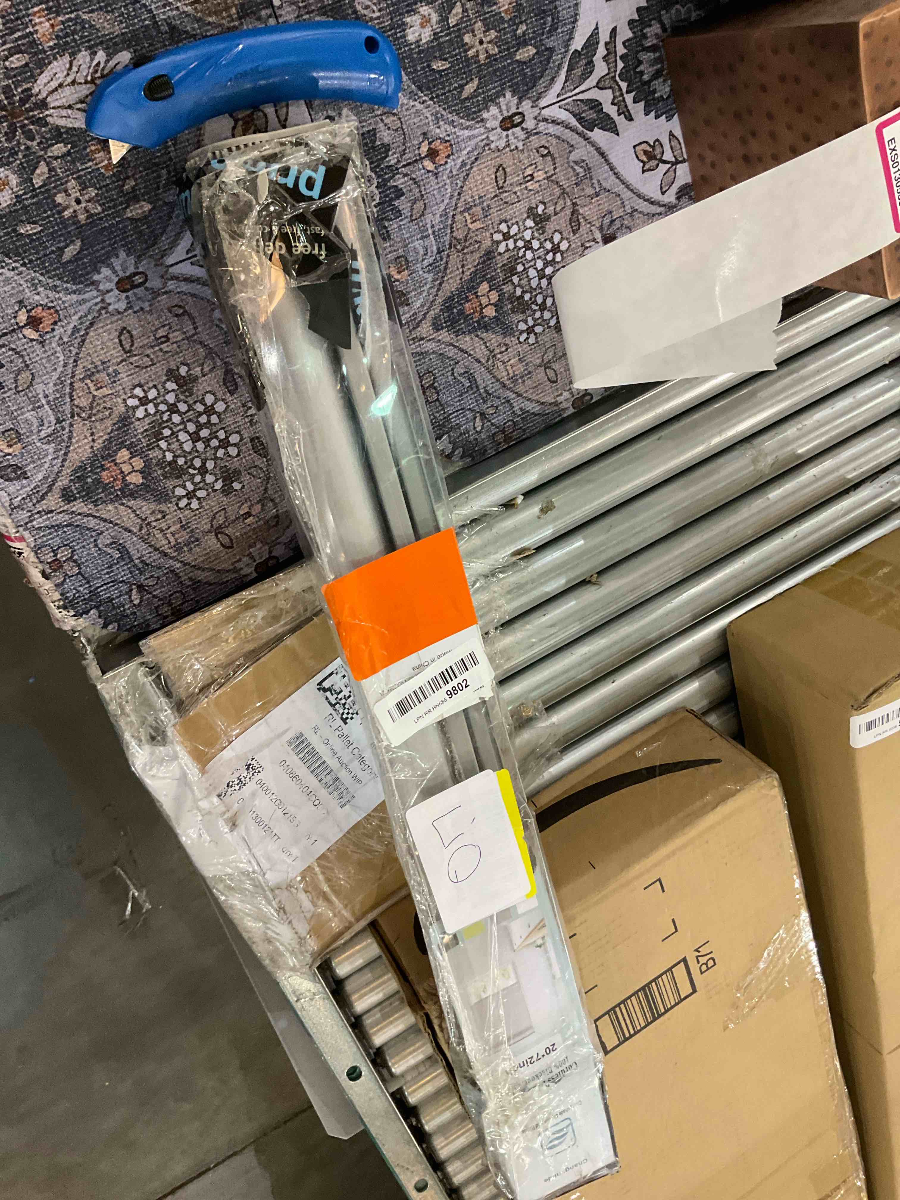 https://s3.amazonaws.com/lotting-images-prod/BargainHunt/EXS01305353_1710254180449.jpeg