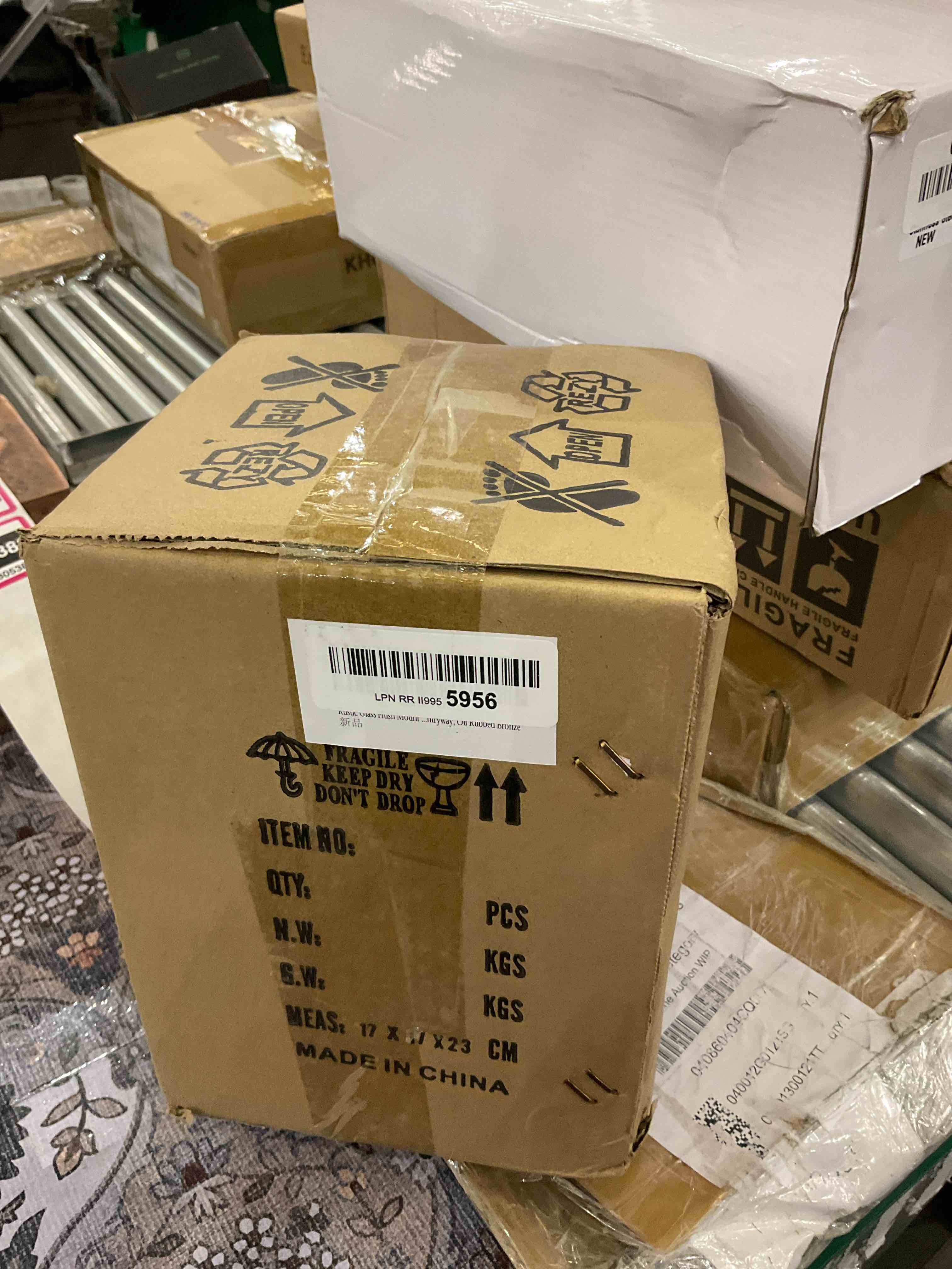 https://s3.amazonaws.com/lotting-images-prod/BargainHunt/EXS01305382_1710257763215.jpeg