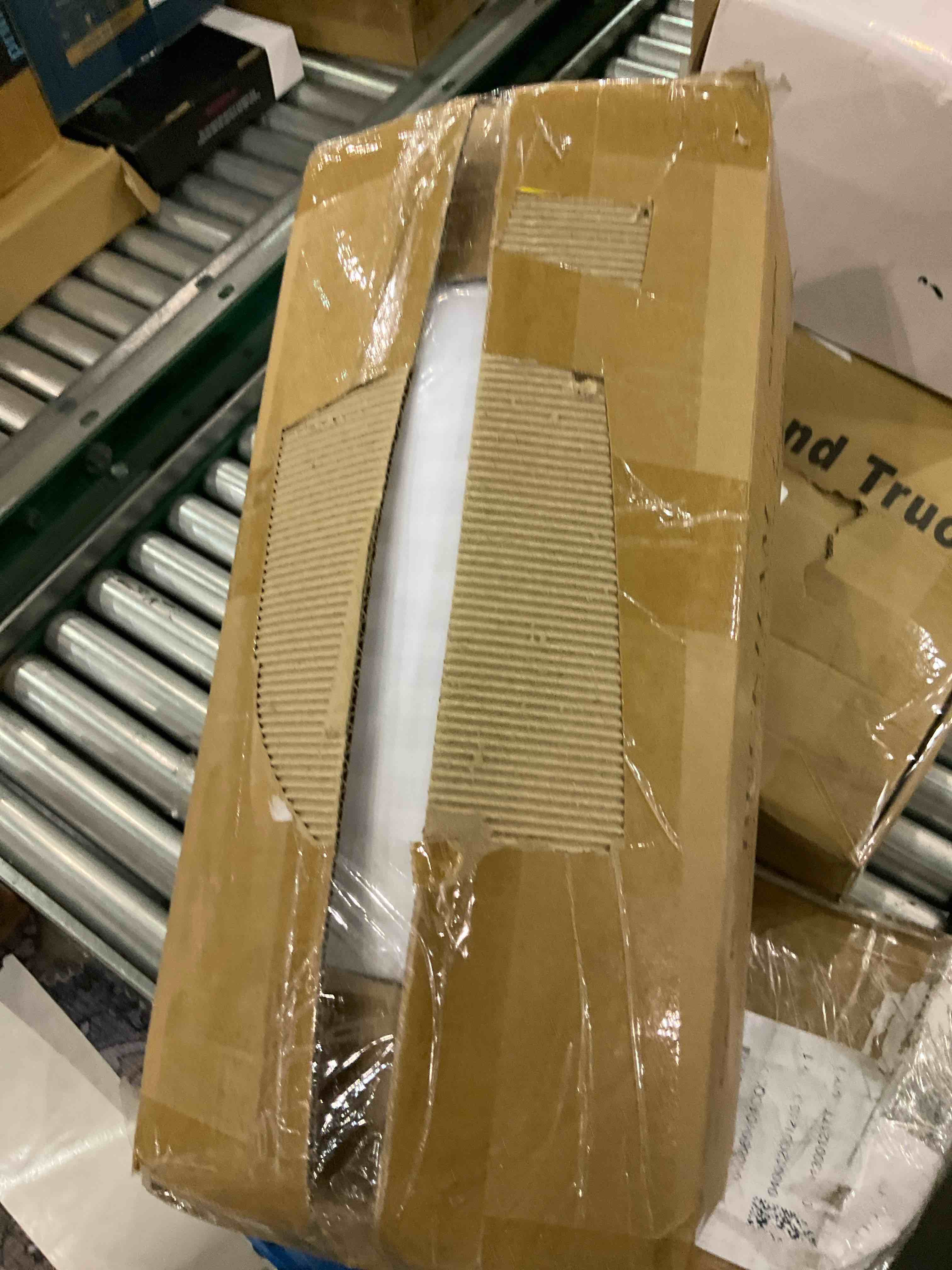 https://s3.amazonaws.com/lotting-images-prod/BargainHunt/EXS01305403_1710328820377.jpeg