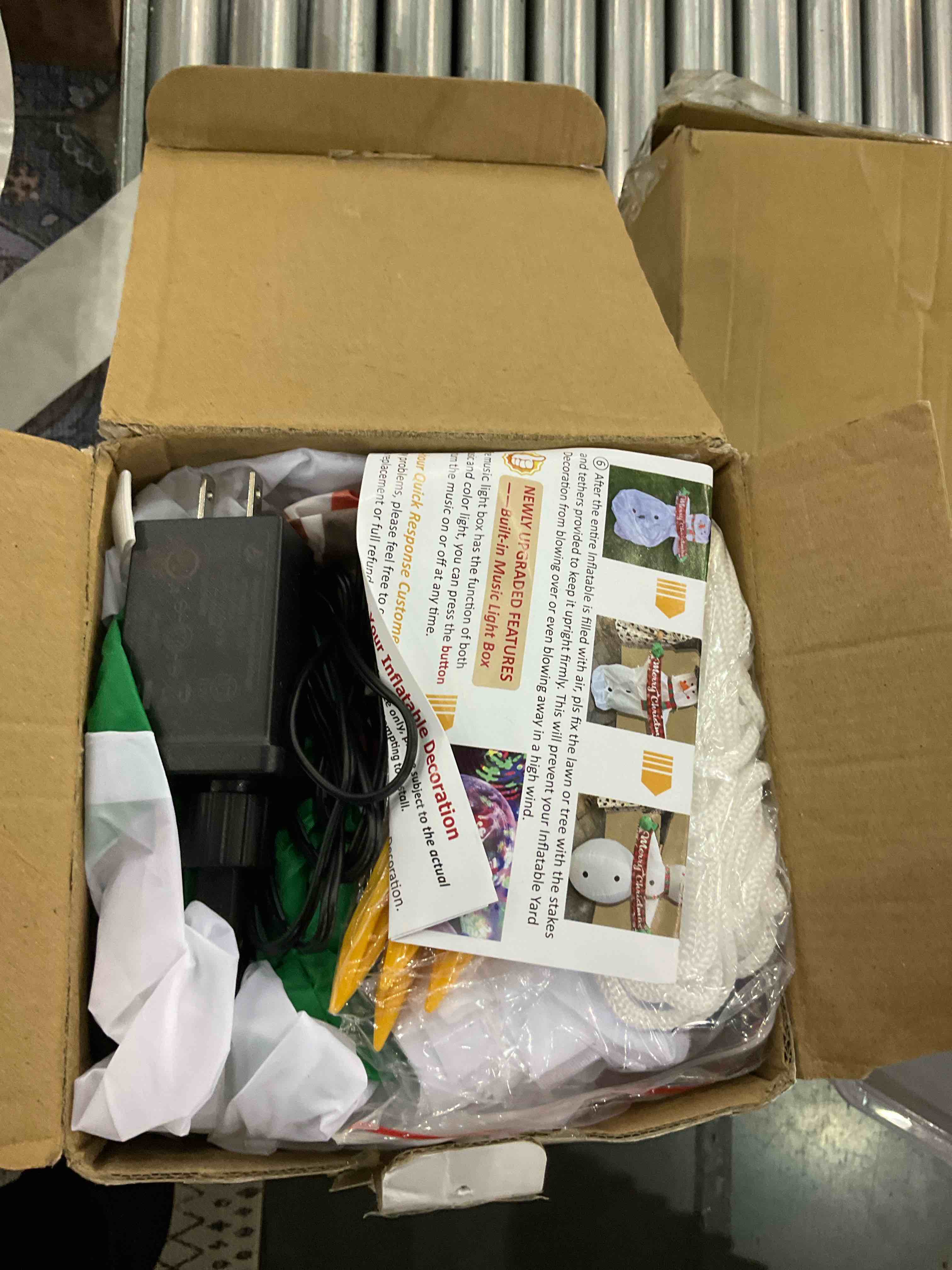 https://s3.amazonaws.com/lotting-images-prod/BargainHunt/EXS01305404_1710328872743.jpeg