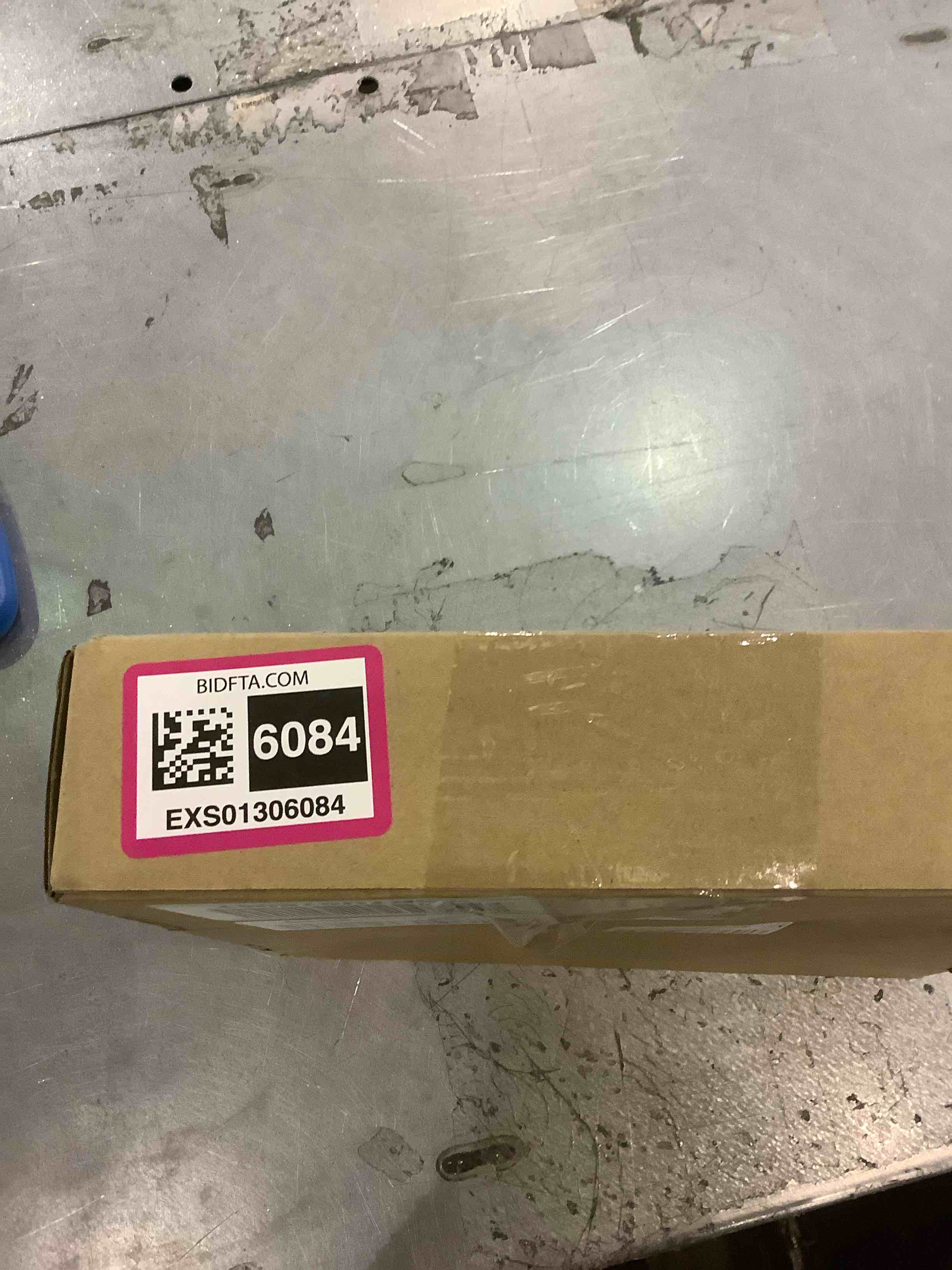 https://s3.amazonaws.com/lotting-images-prod/BargainHunt/EXS01306084_1709814934406.jpeg