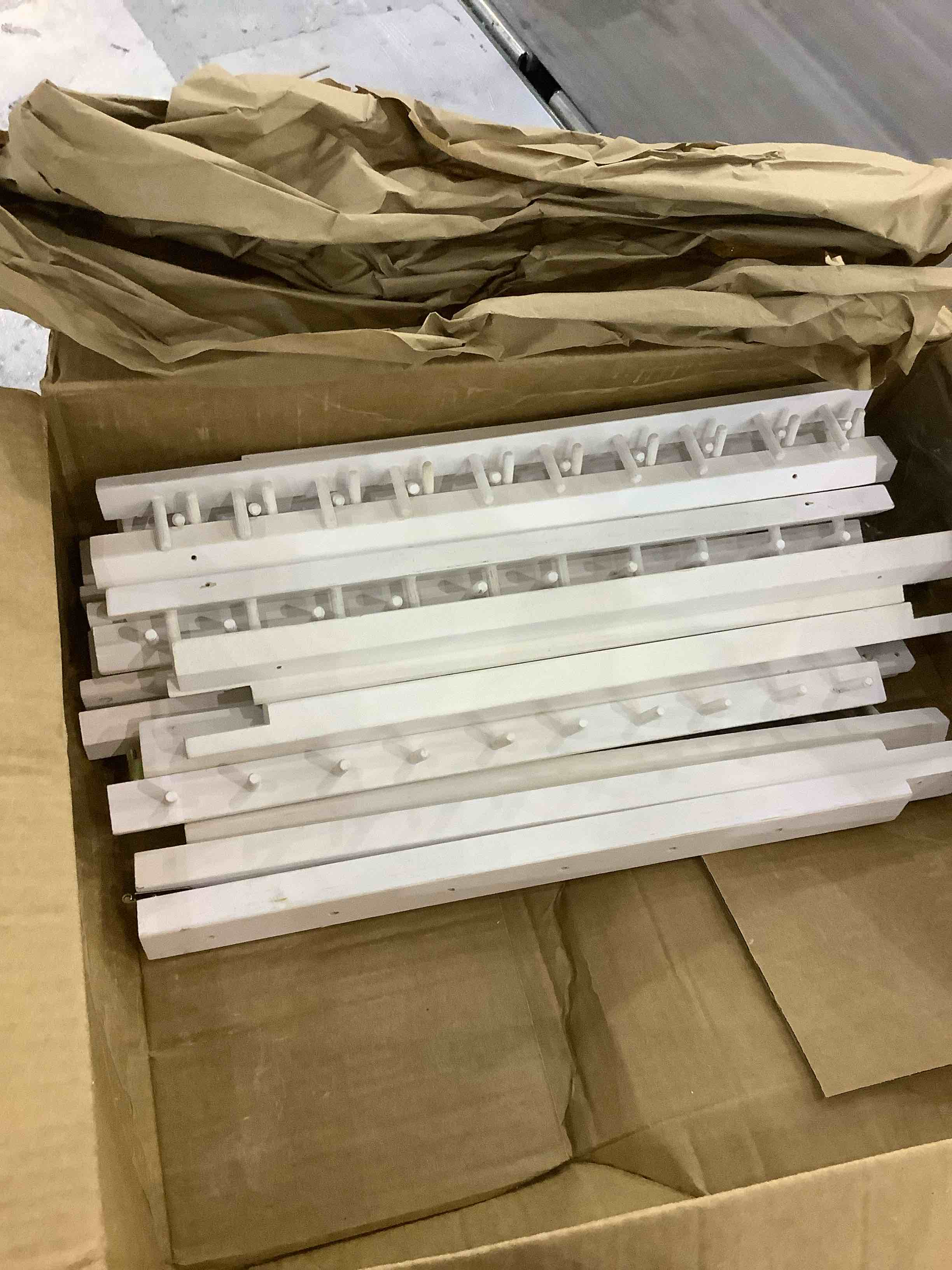 https://s3.amazonaws.com/lotting-images-prod/BargainHunt/EXS01306087_1709815084008.jpeg