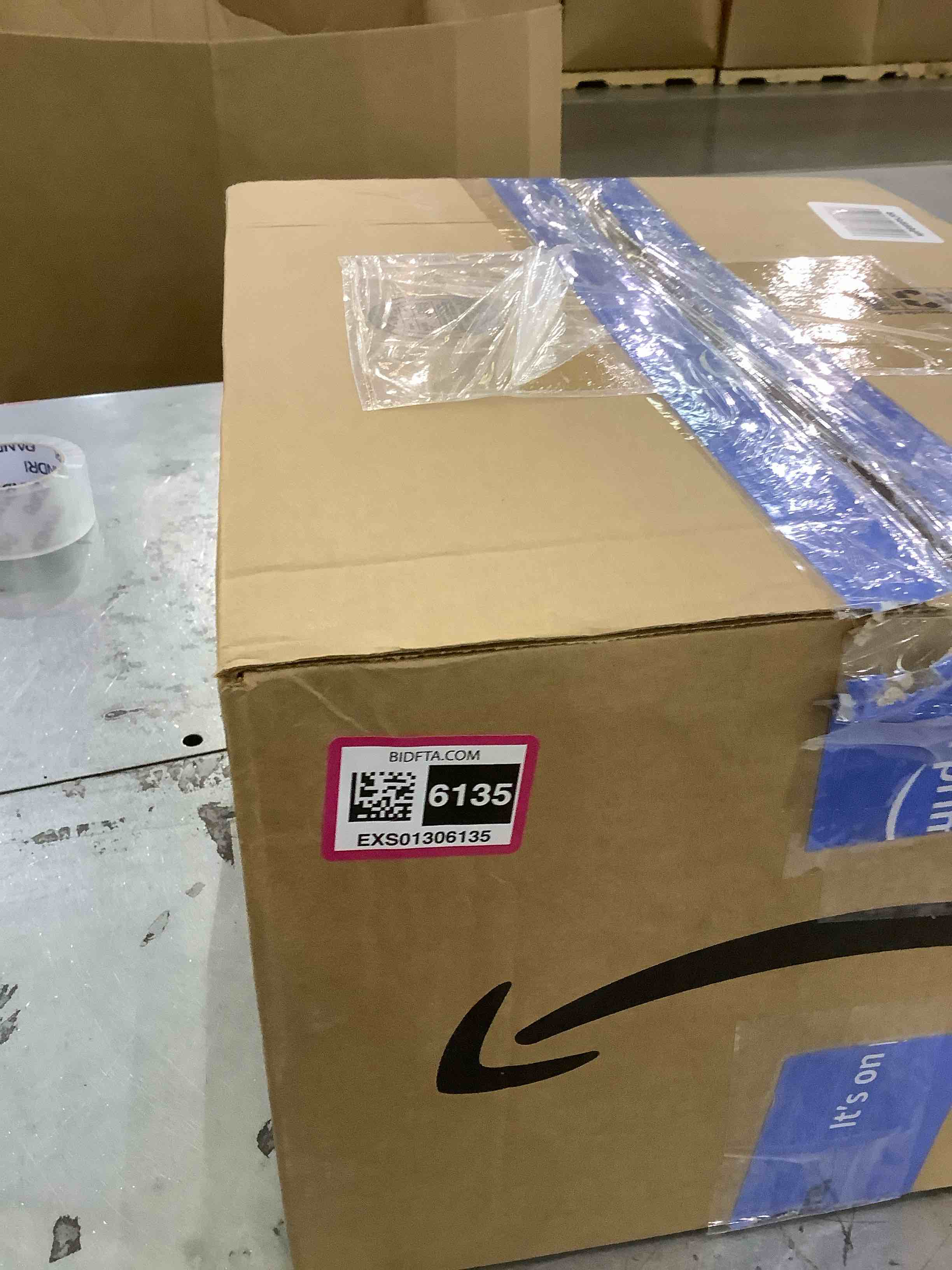 https://s3.amazonaws.com/lotting-images-prod/BargainHunt/EXS01306135_1709822196836.jpeg