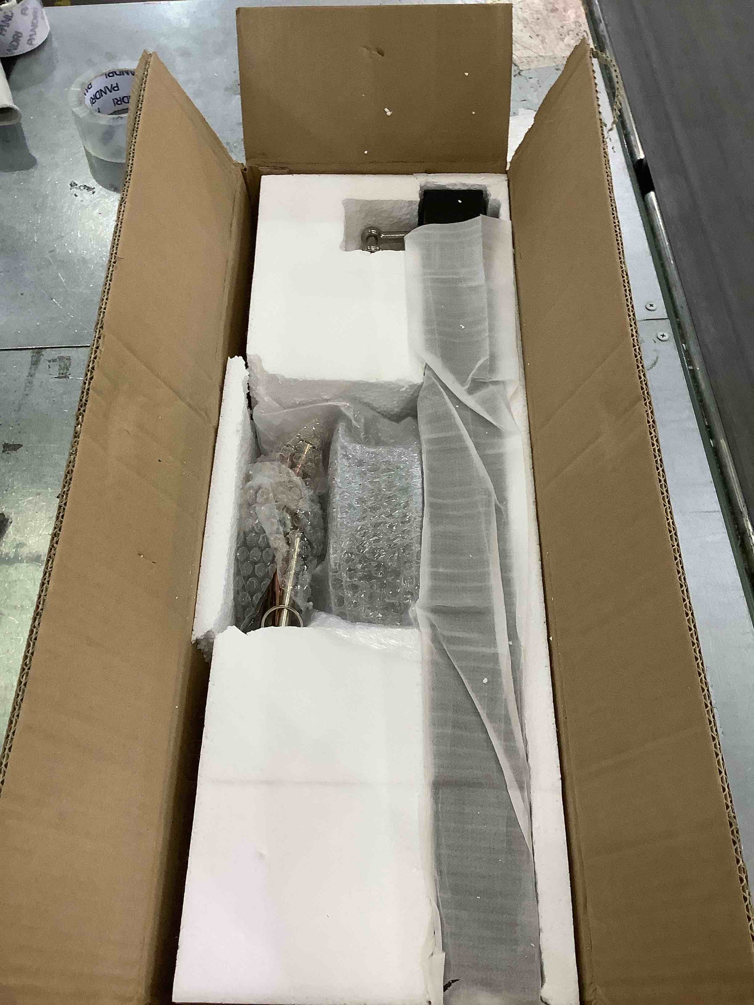 https://s3.amazonaws.com/lotting-images-prod/BargainHunt/EXS01306146_1709823255938.jpeg