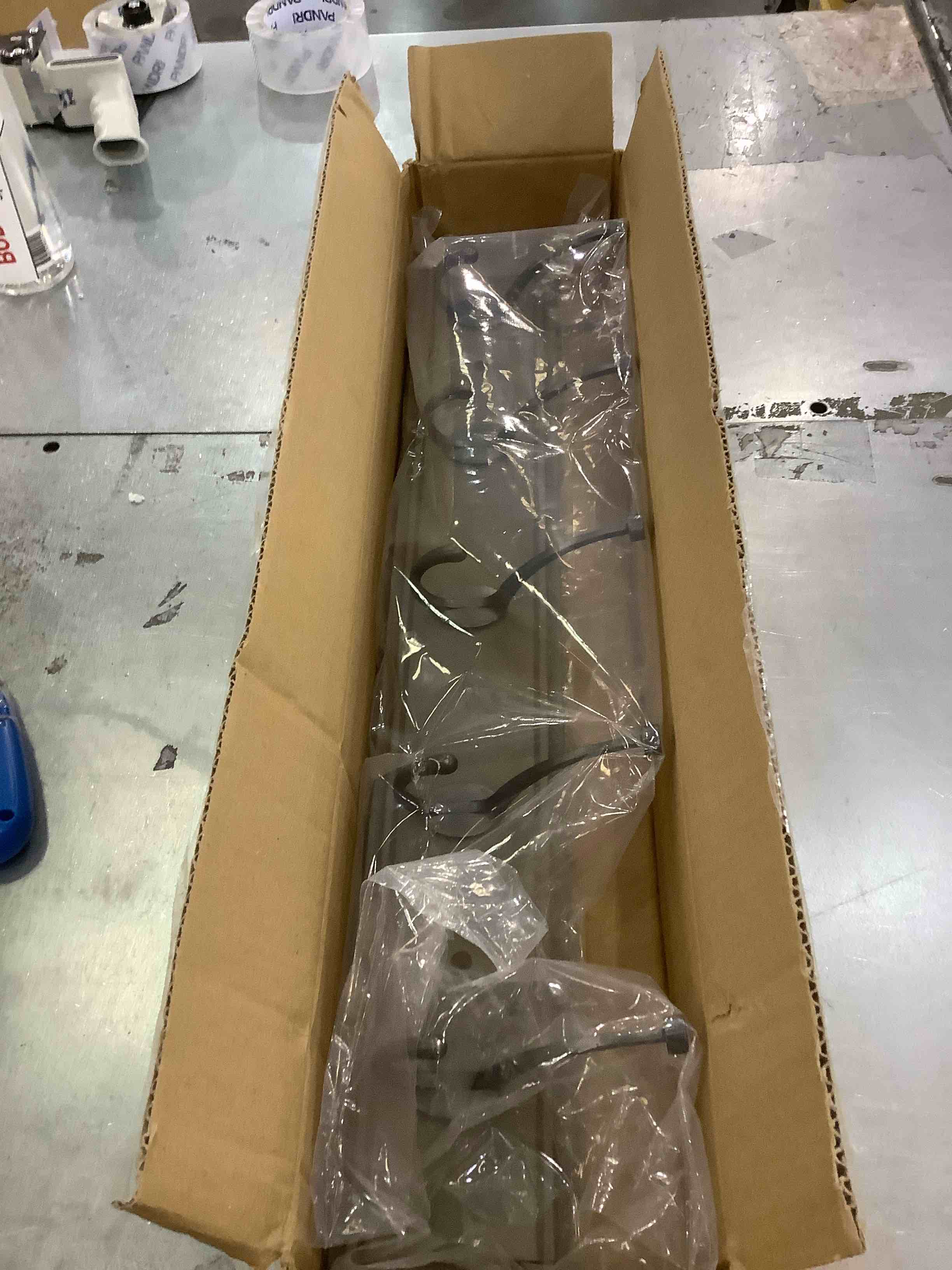 https://s3.amazonaws.com/lotting-images-prod/BargainHunt/EXS01306160_1709824448875.jpeg