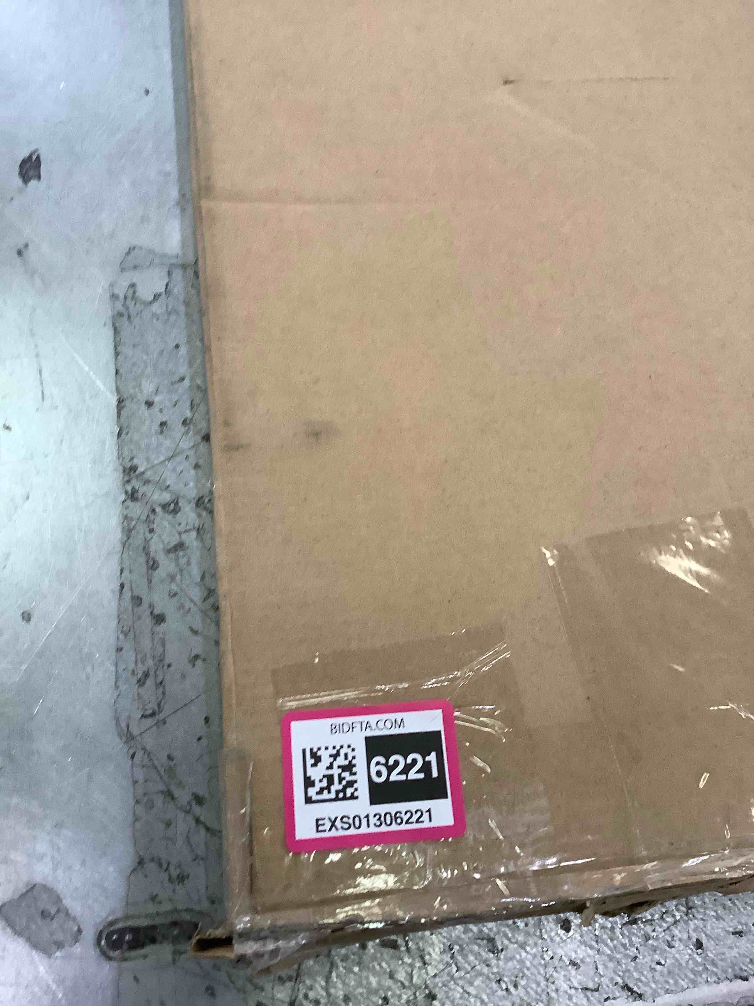 https://s3.amazonaws.com/lotting-images-prod/BargainHunt/EXS01306221_1709834177014.jpeg