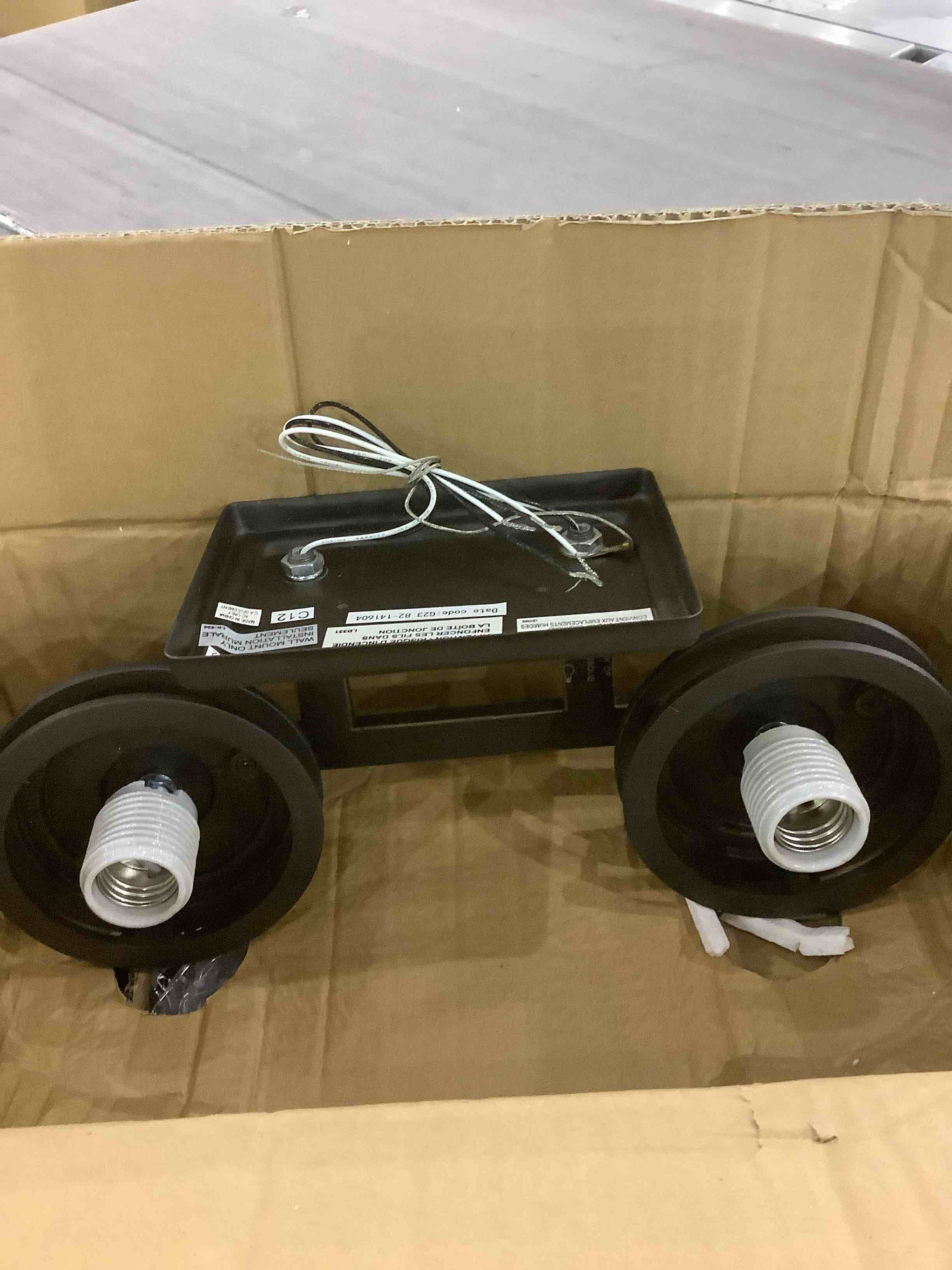 https://s3.amazonaws.com/lotting-images-prod/BargainHunt/EXS01306309_1709904087169.jpeg