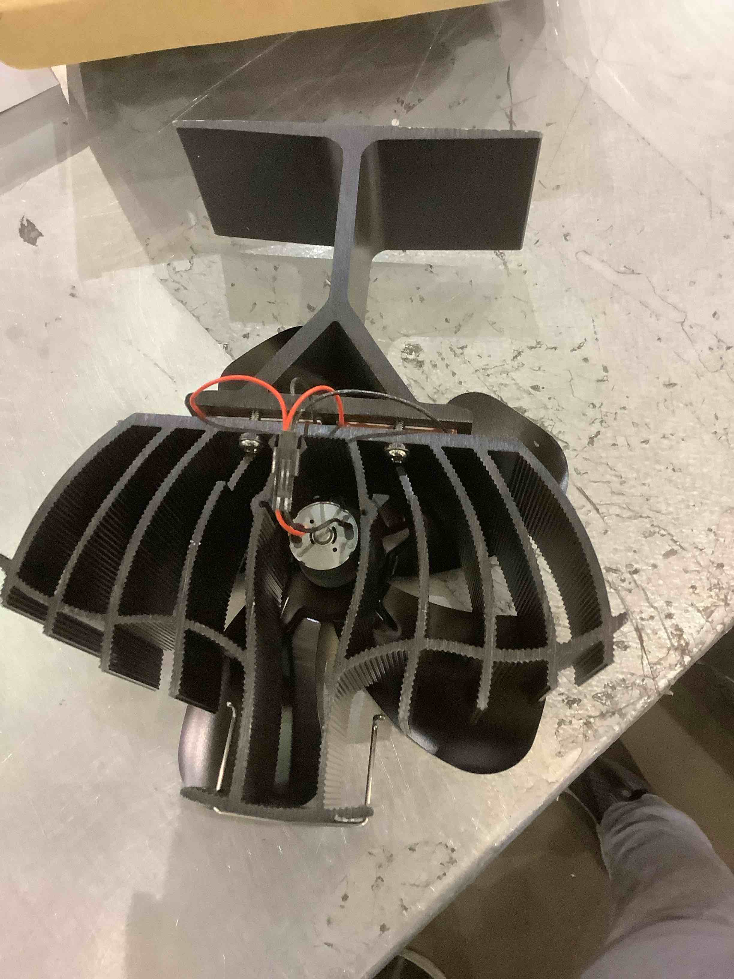 https://s3.amazonaws.com/lotting-images-prod/BargainHunt/EXS01306334_1709908183155.jpeg