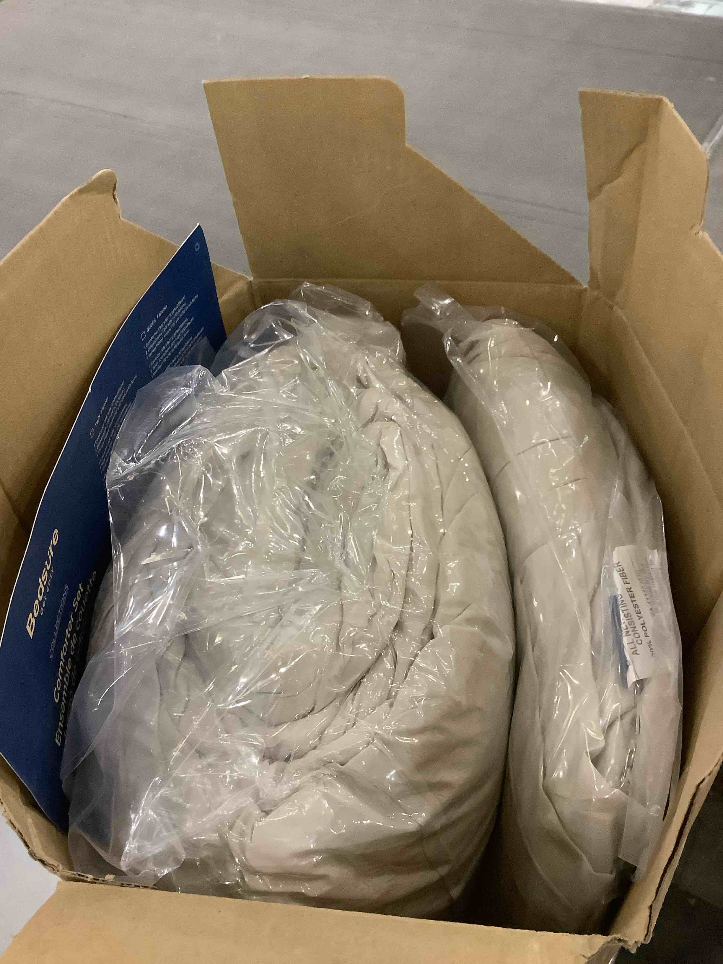 https://s3.amazonaws.com/lotting-images-prod/BargainHunt/EXS01306428_1709916846062.jpeg