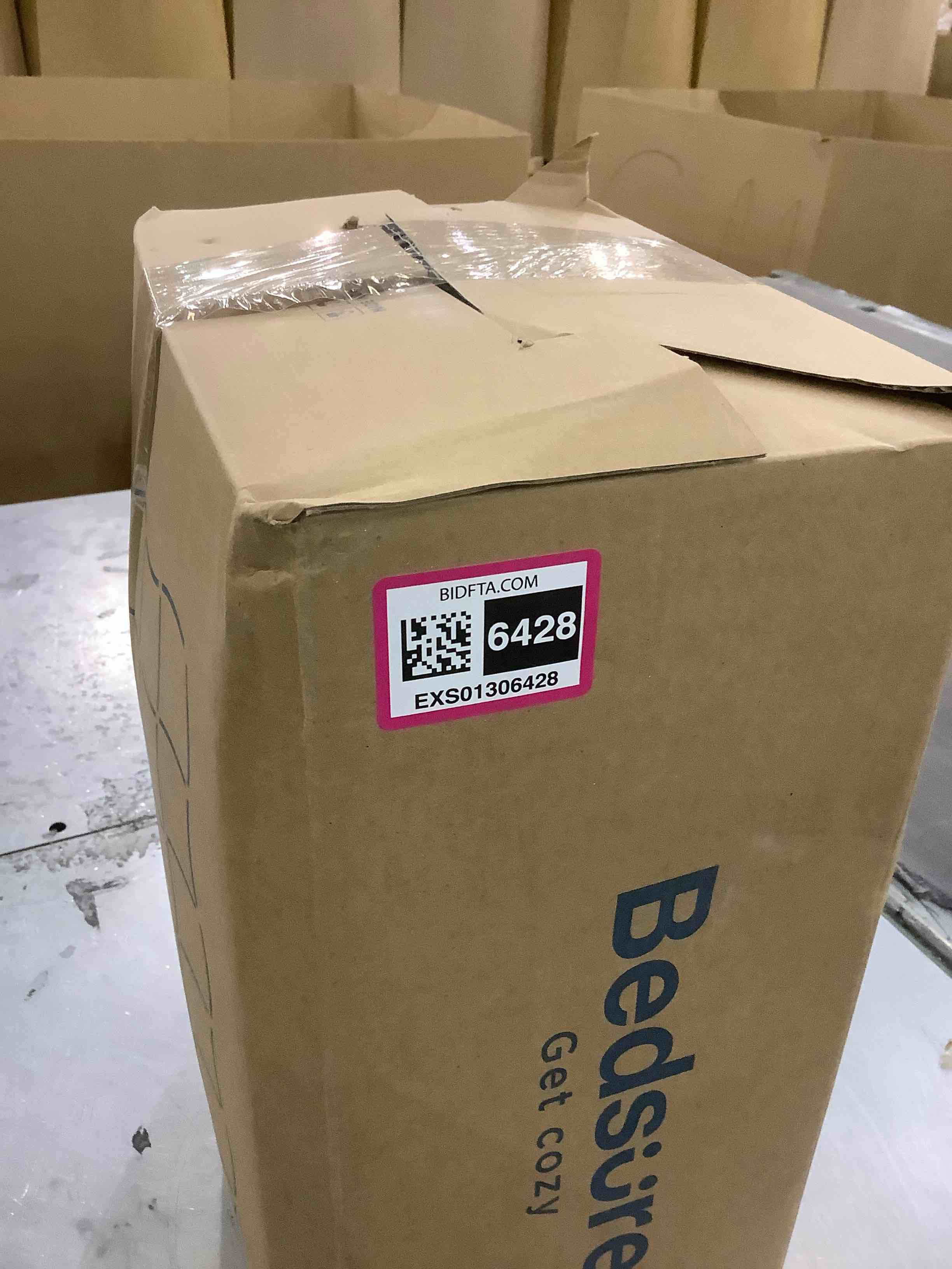 https://s3.amazonaws.com/lotting-images-prod/BargainHunt/EXS01306428_1709916863399.jpeg