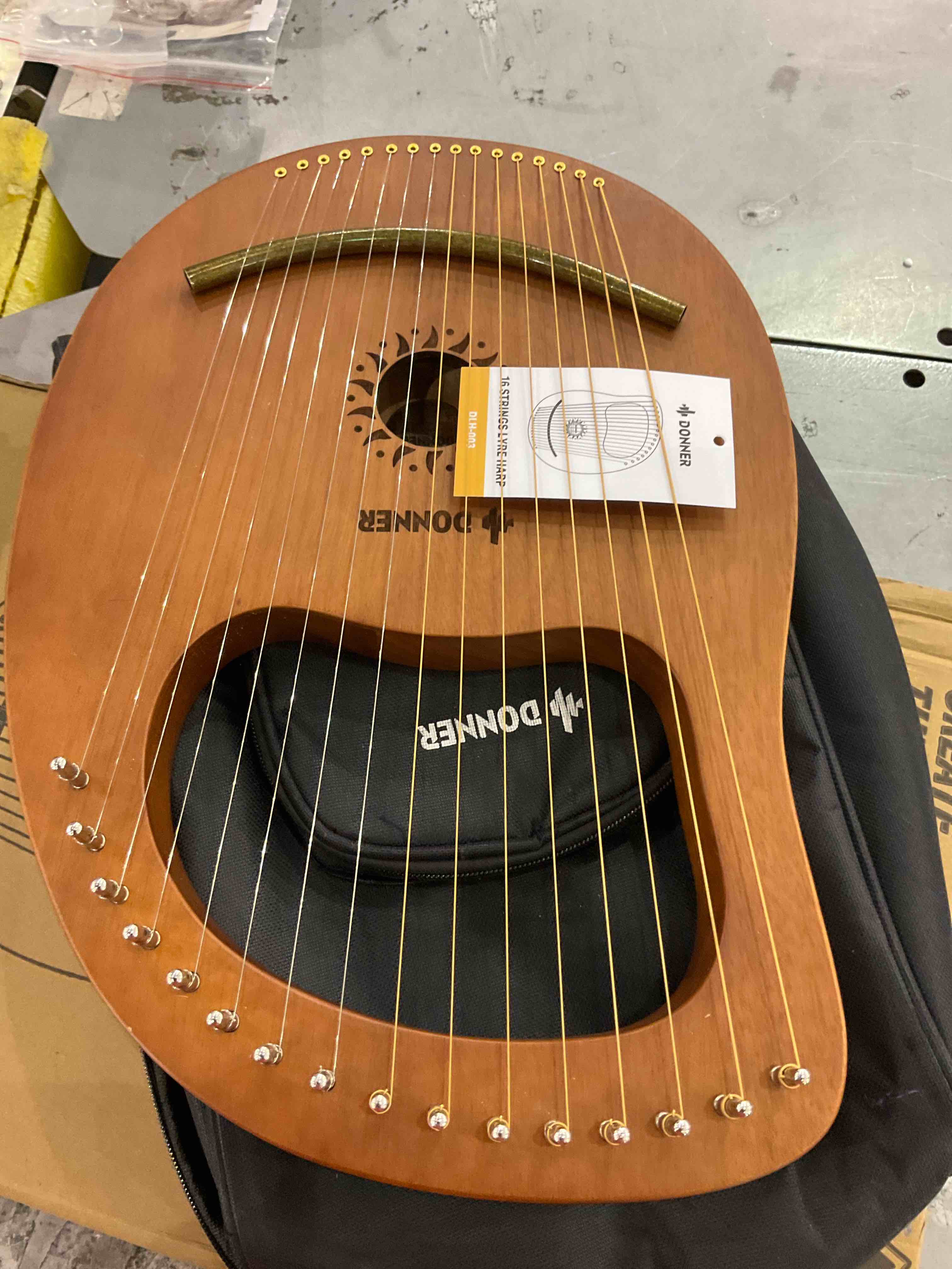 https://s3.amazonaws.com/lotting-images-prod/BargainHunt/EXS01307074_1711461990094.jpeg