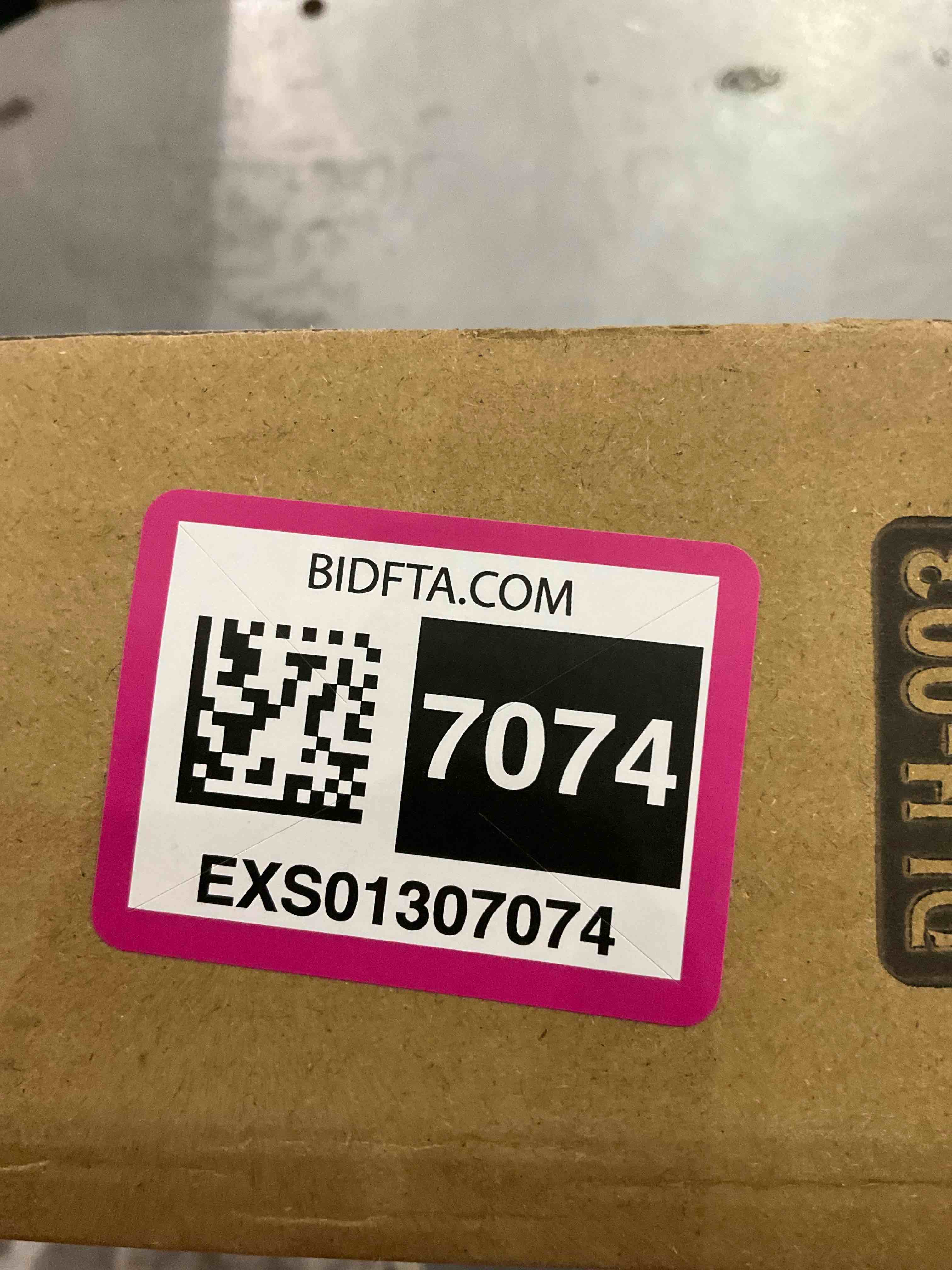 https://s3.amazonaws.com/lotting-images-prod/BargainHunt/EXS01307074_1711462032986.jpeg