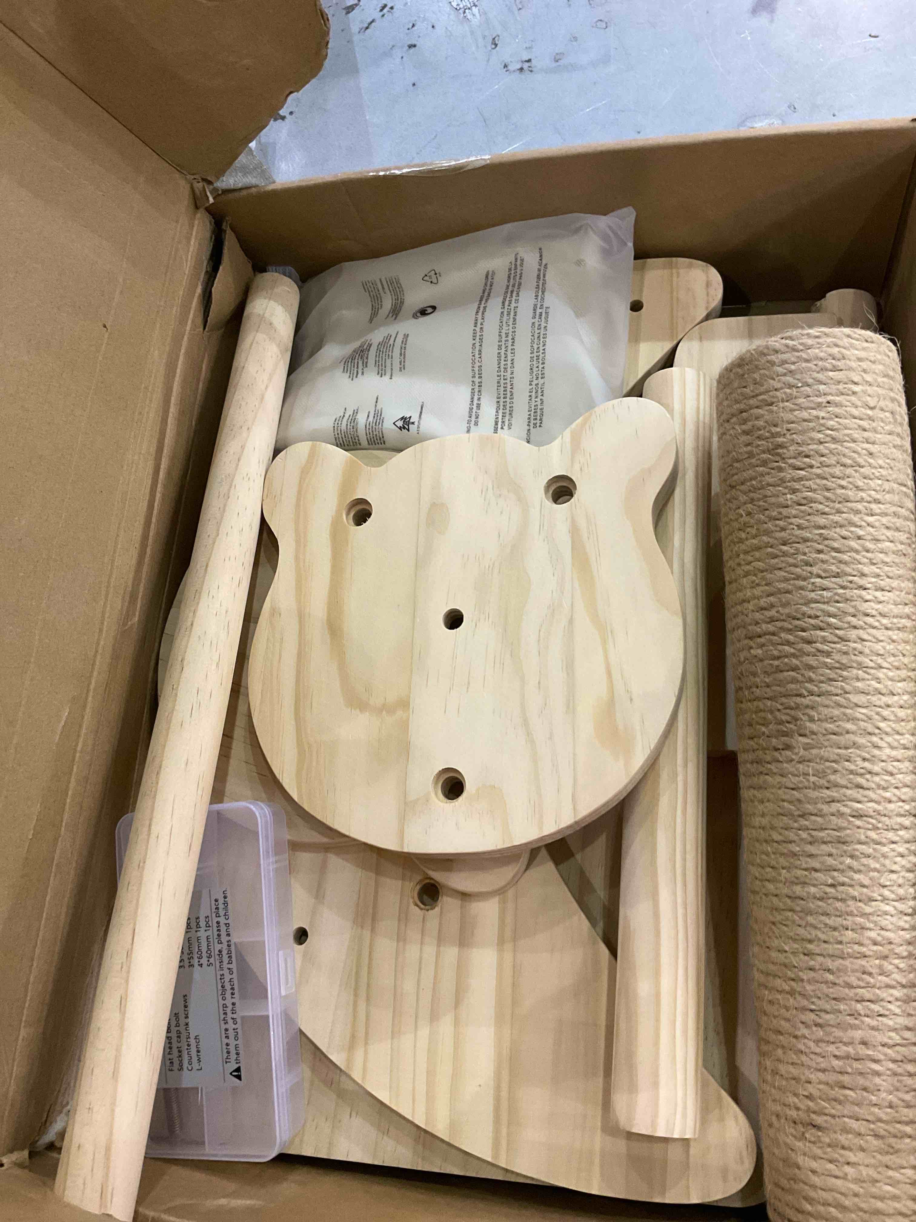 https://s3.amazonaws.com/lotting-images-prod/BargainHunt/EXS01307113_1711466273011.jpeg