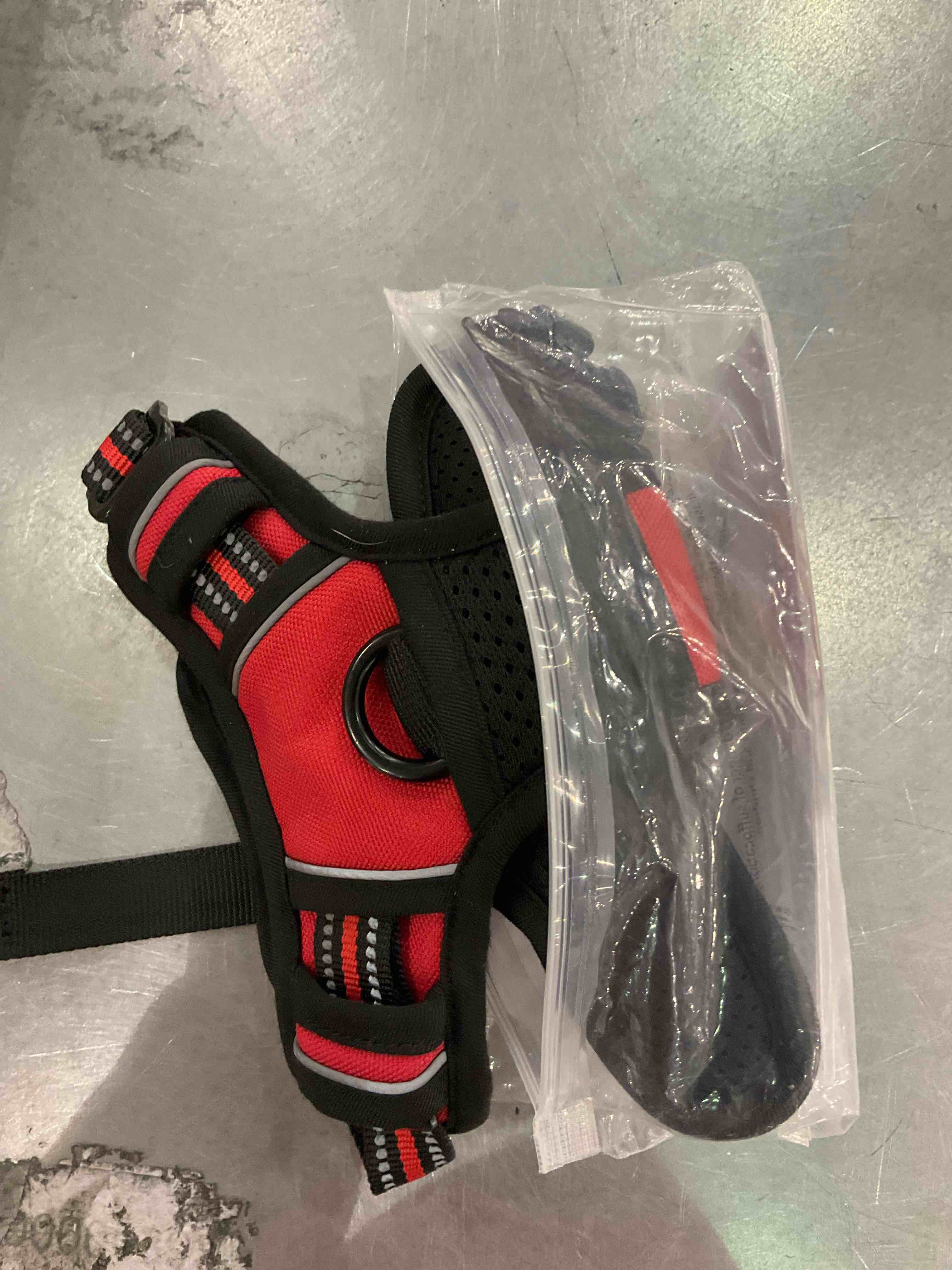 https://s3.amazonaws.com/lotting-images-prod/BargainHunt/EXS01307161_1711475294322.jpeg