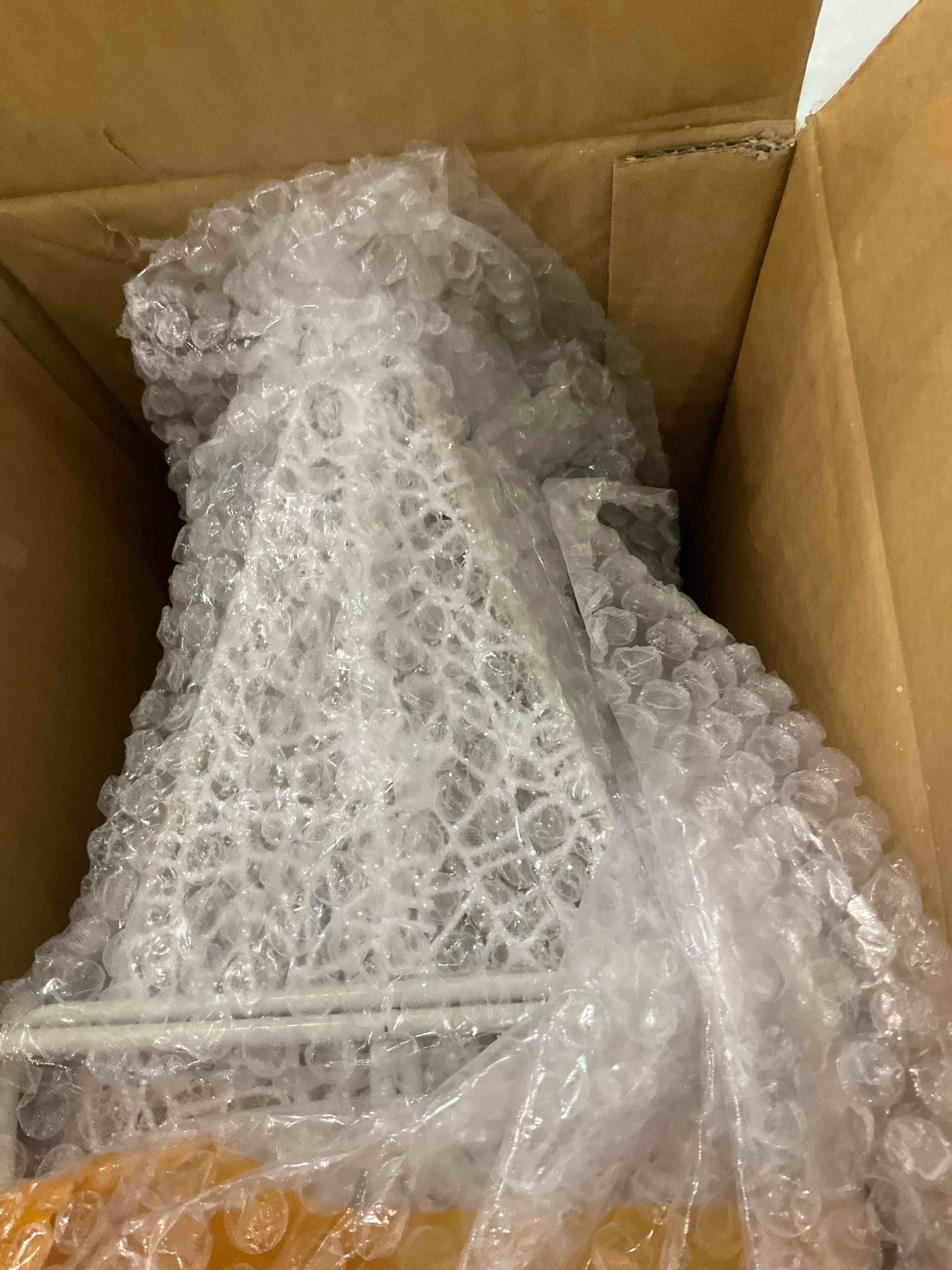 https://s3.amazonaws.com/lotting-images-prod/BargainHunt/EXS01307246_1711548979766.jpeg