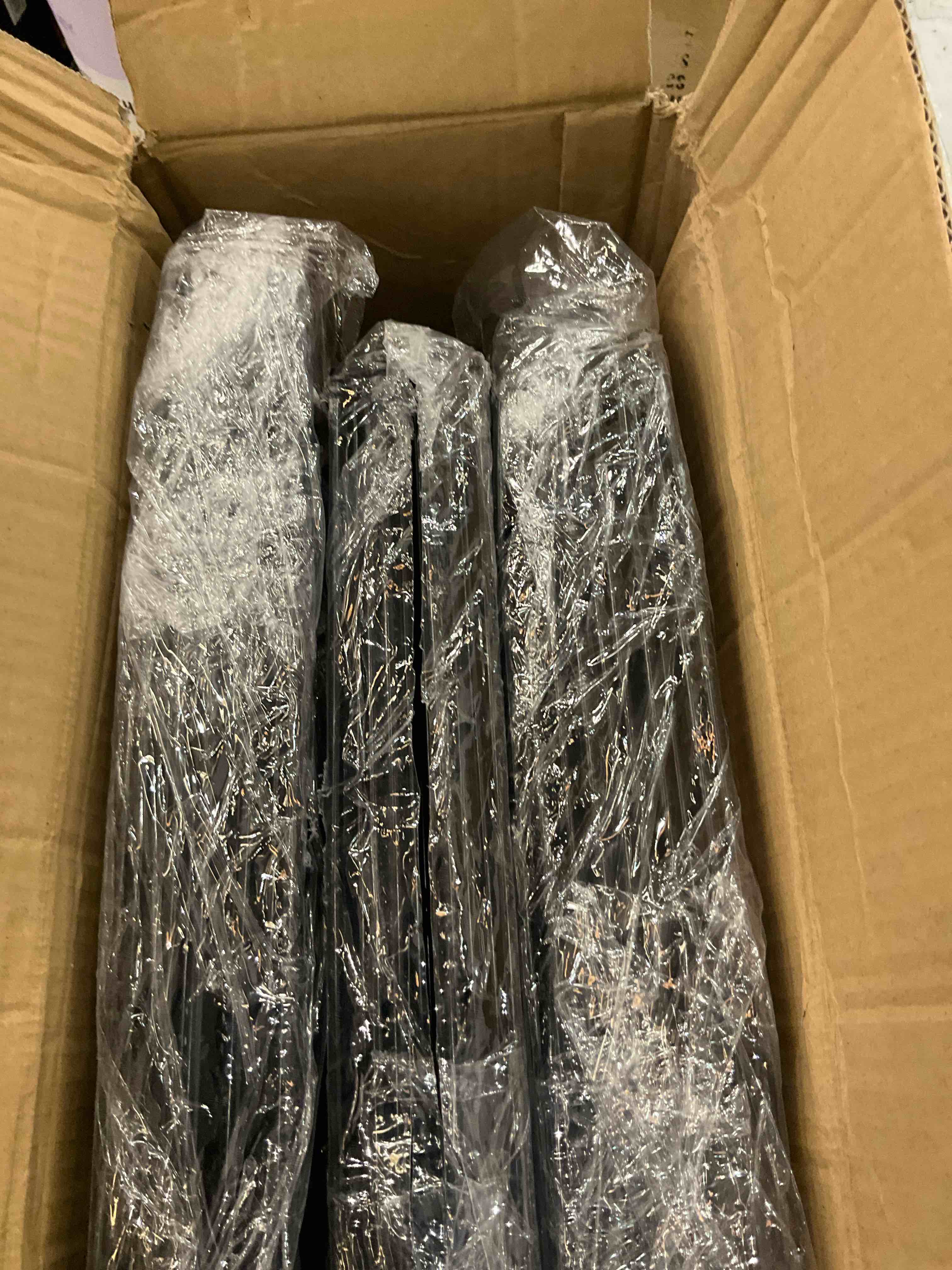 https://s3.amazonaws.com/lotting-images-prod/BargainHunt/EXS01307331_1711564576704.jpeg
