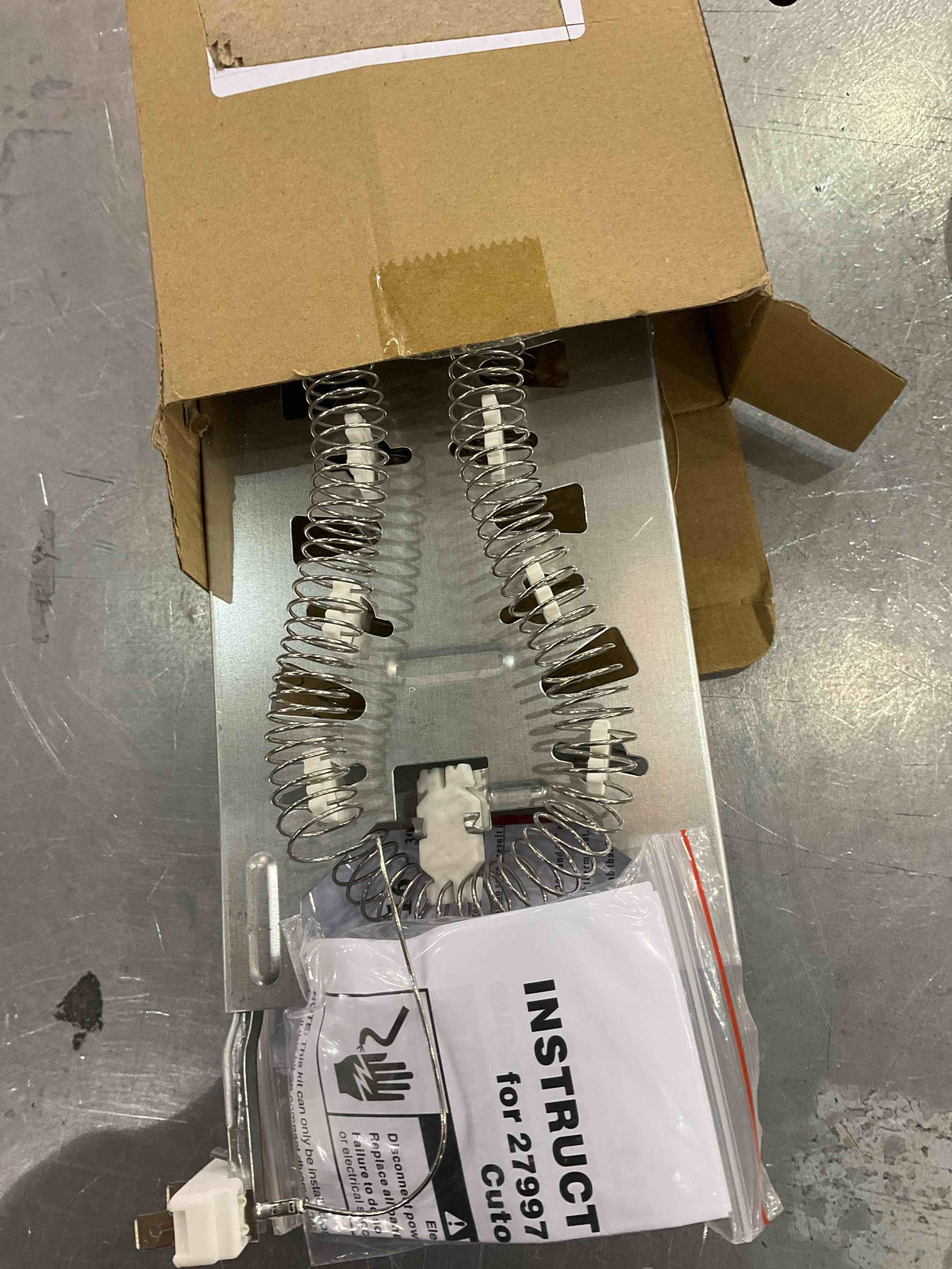 https://s3.amazonaws.com/lotting-images-prod/BargainHunt/EXS01307399_1711629859066.jpeg